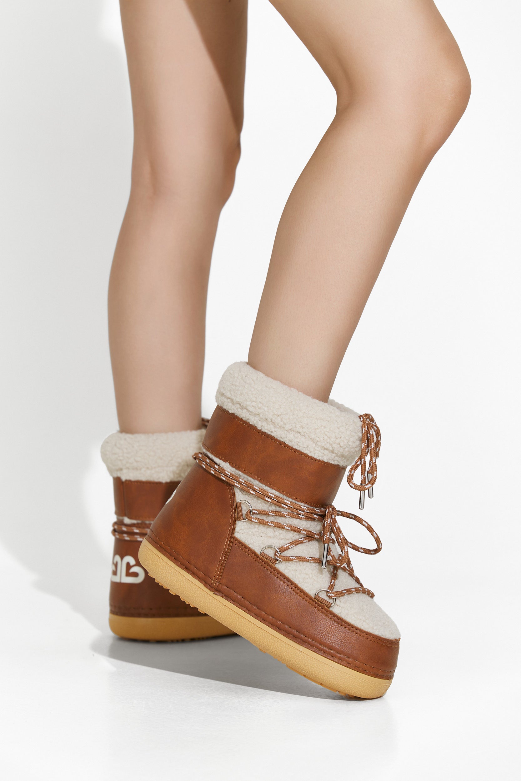 Дамски кафяви апрески Ostara Bogas