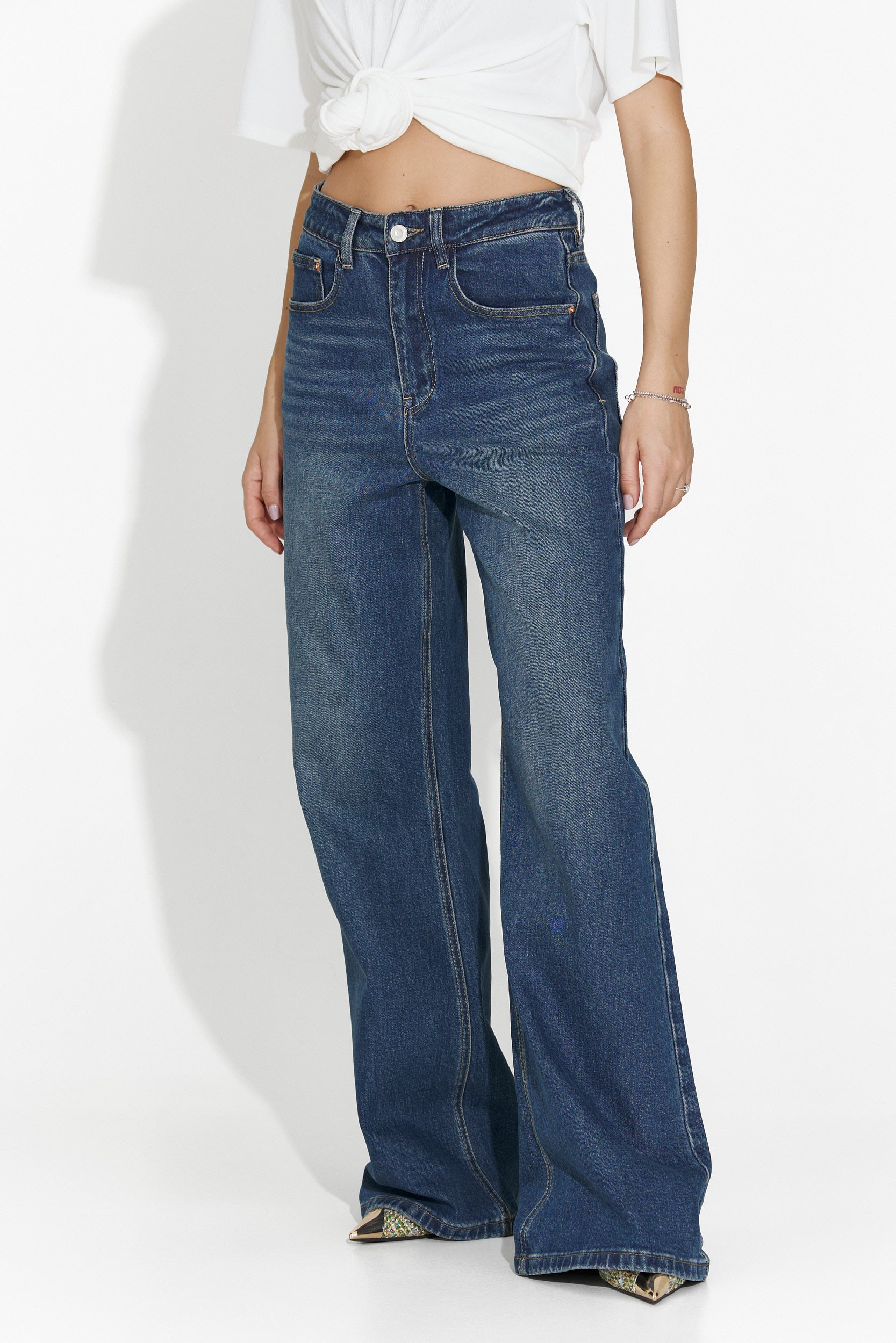 Дамски кежуал дънки в тъмносиньо от Liorena Bogas