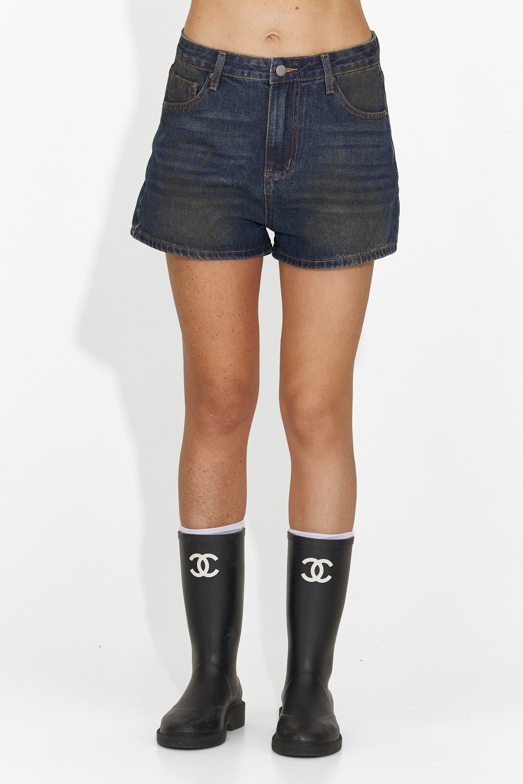 Спортни къси дамски дънки в тъмносиньо от Cherele Bogas