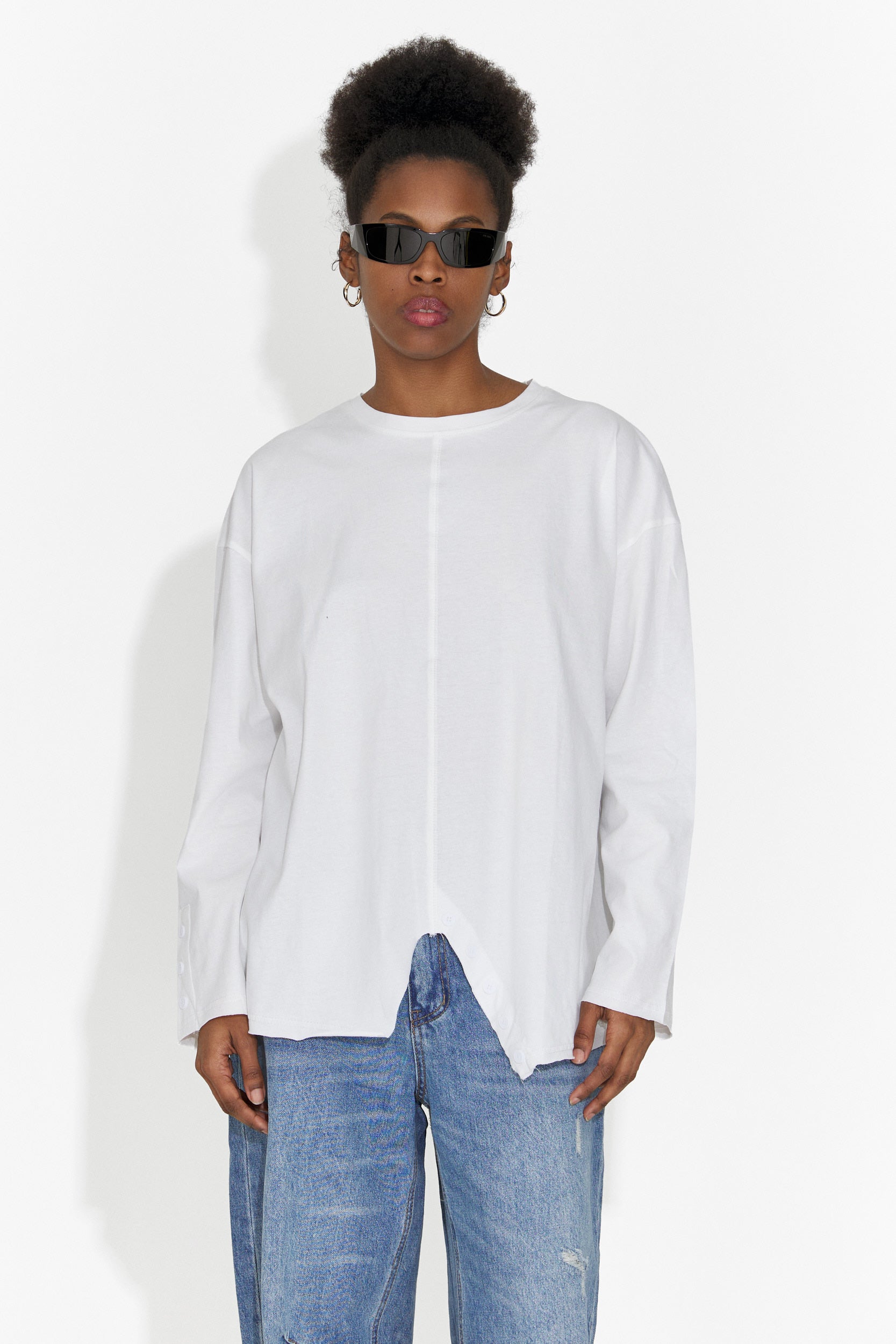 Дамска ежедневна блуза в бяло Chandana Bogas