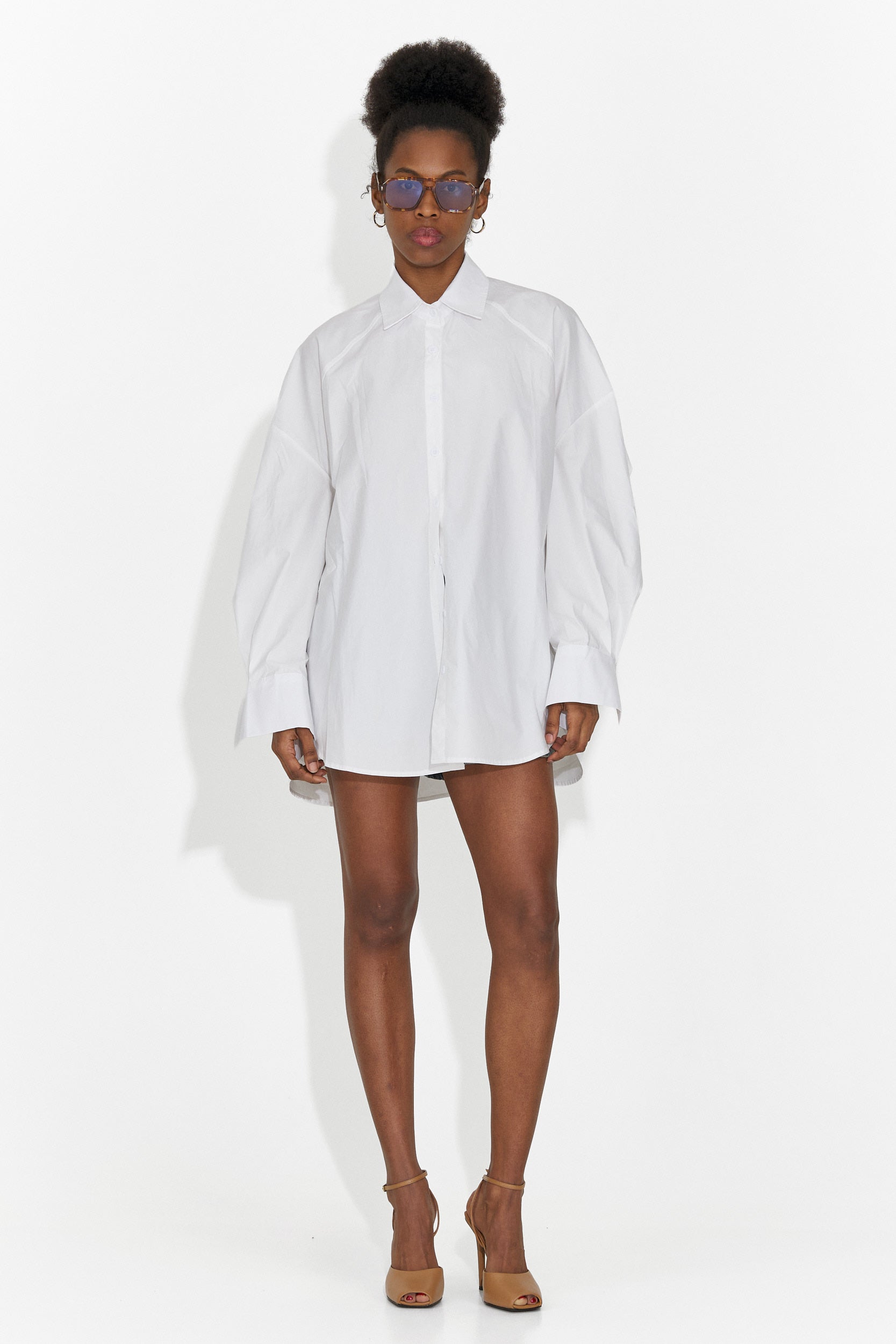 Бяла дамска ежедневна риза Abrienda Bogas