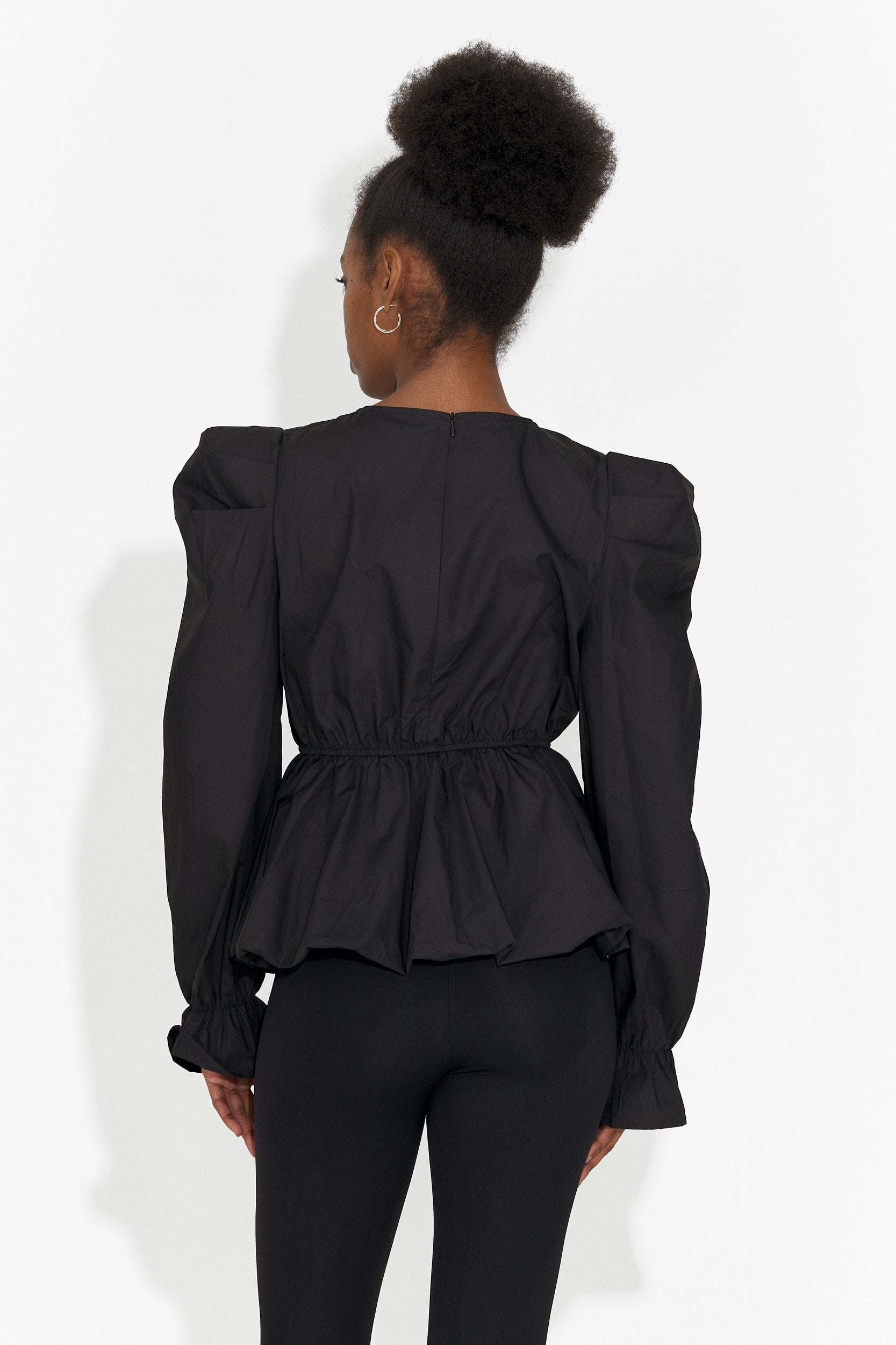 Елегантна дамска черна риза Lindalia Bogas