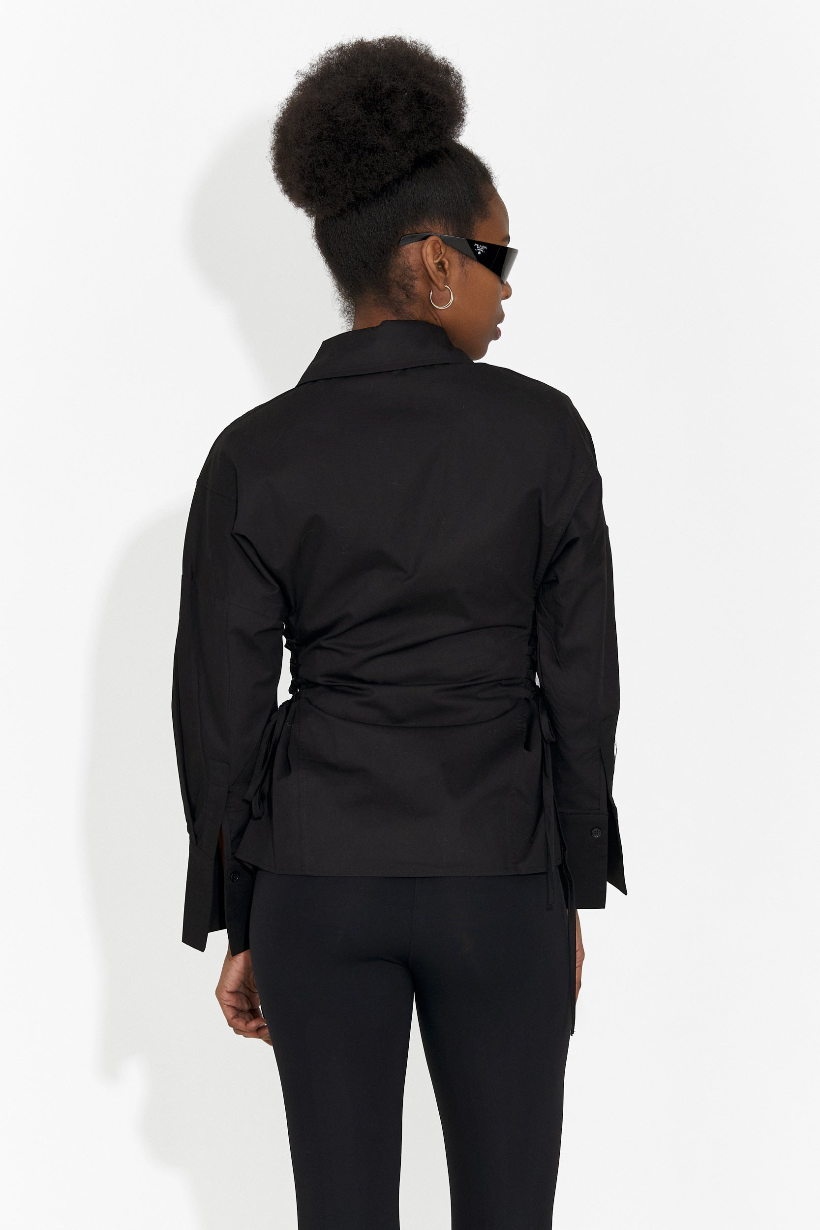 Елегантна дамска риза в черно Sivelia Bogas