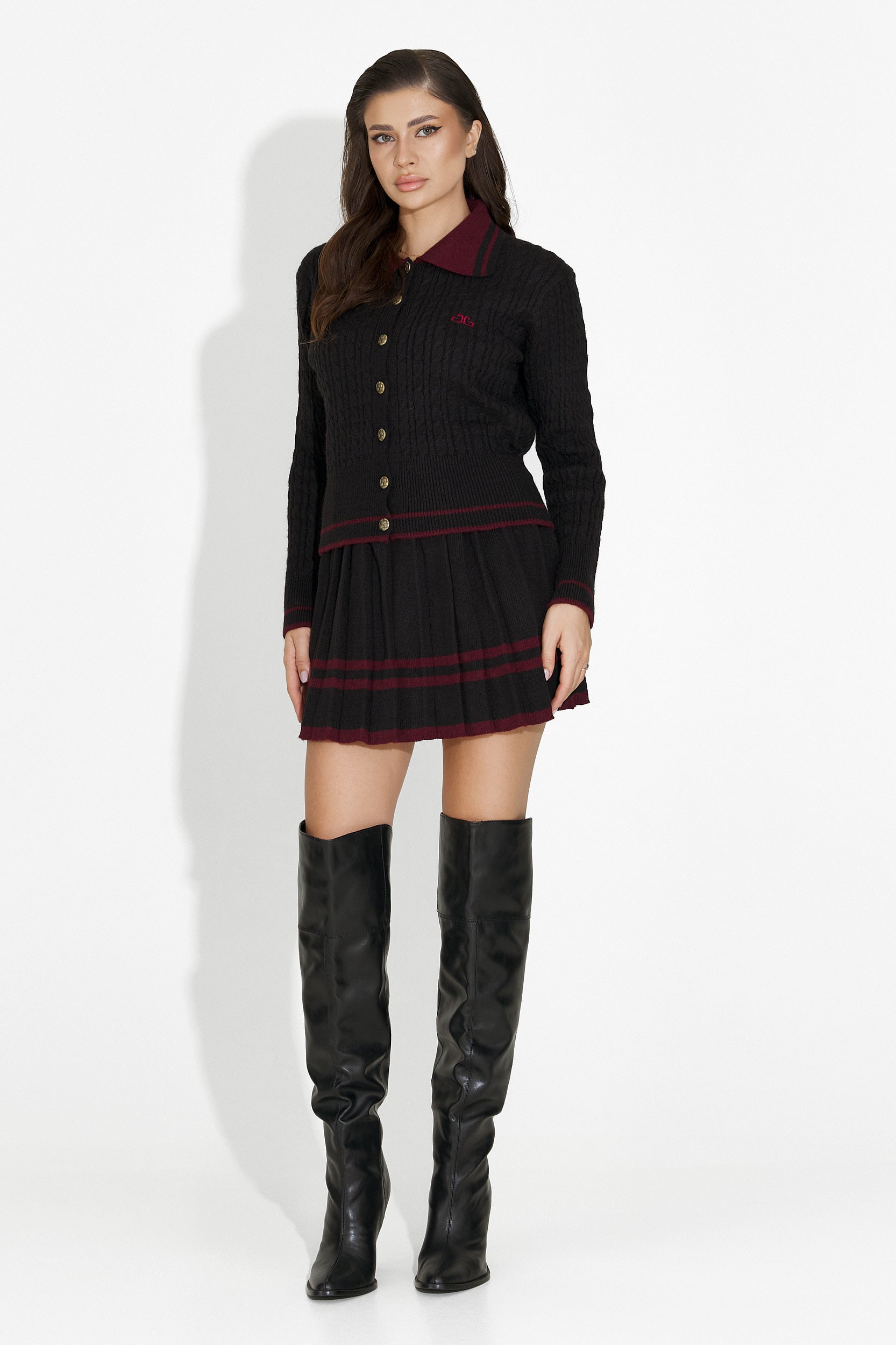 Комплект с черна пола Kendia Bogas