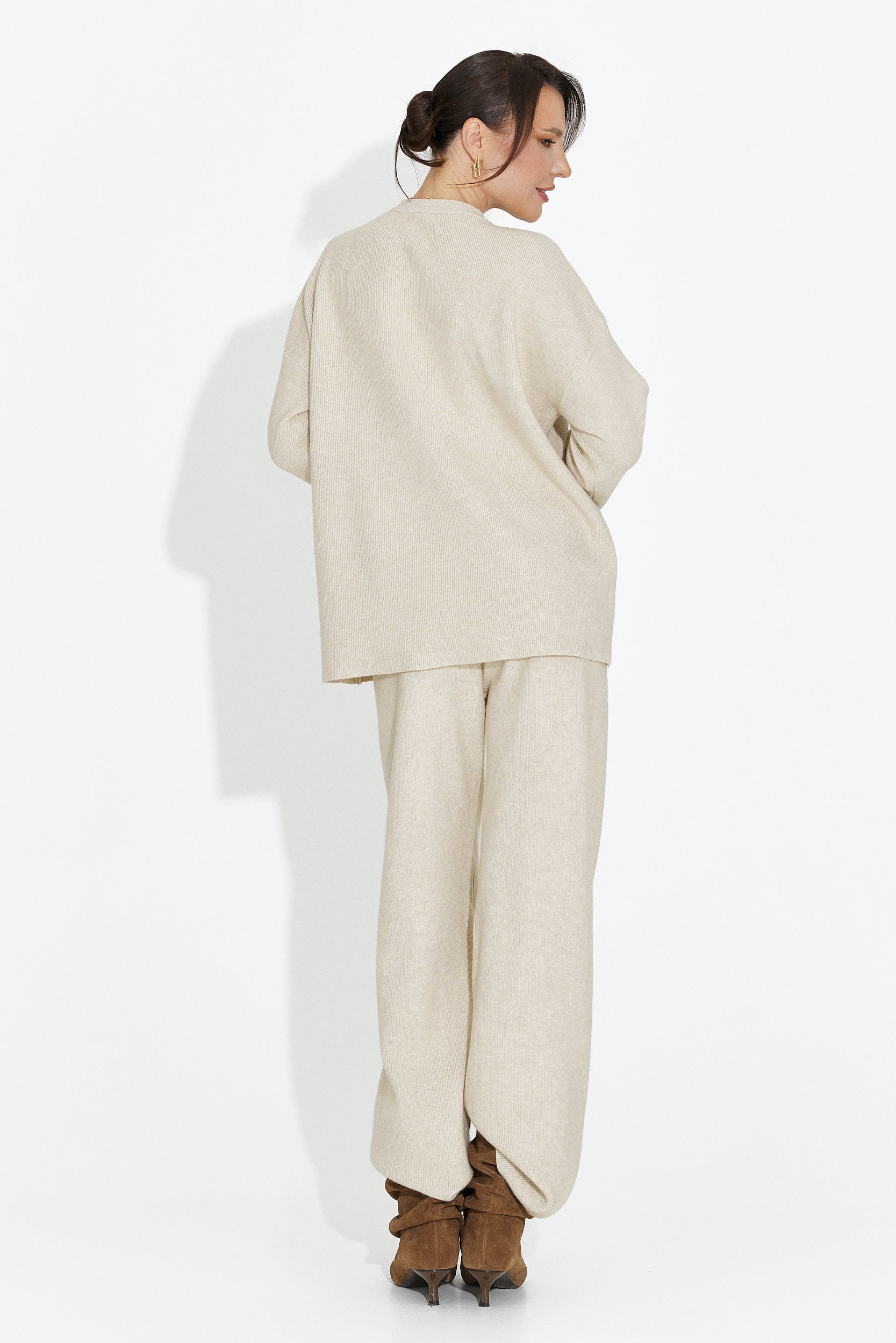 Бежов комплект с панталони Kania Bogas