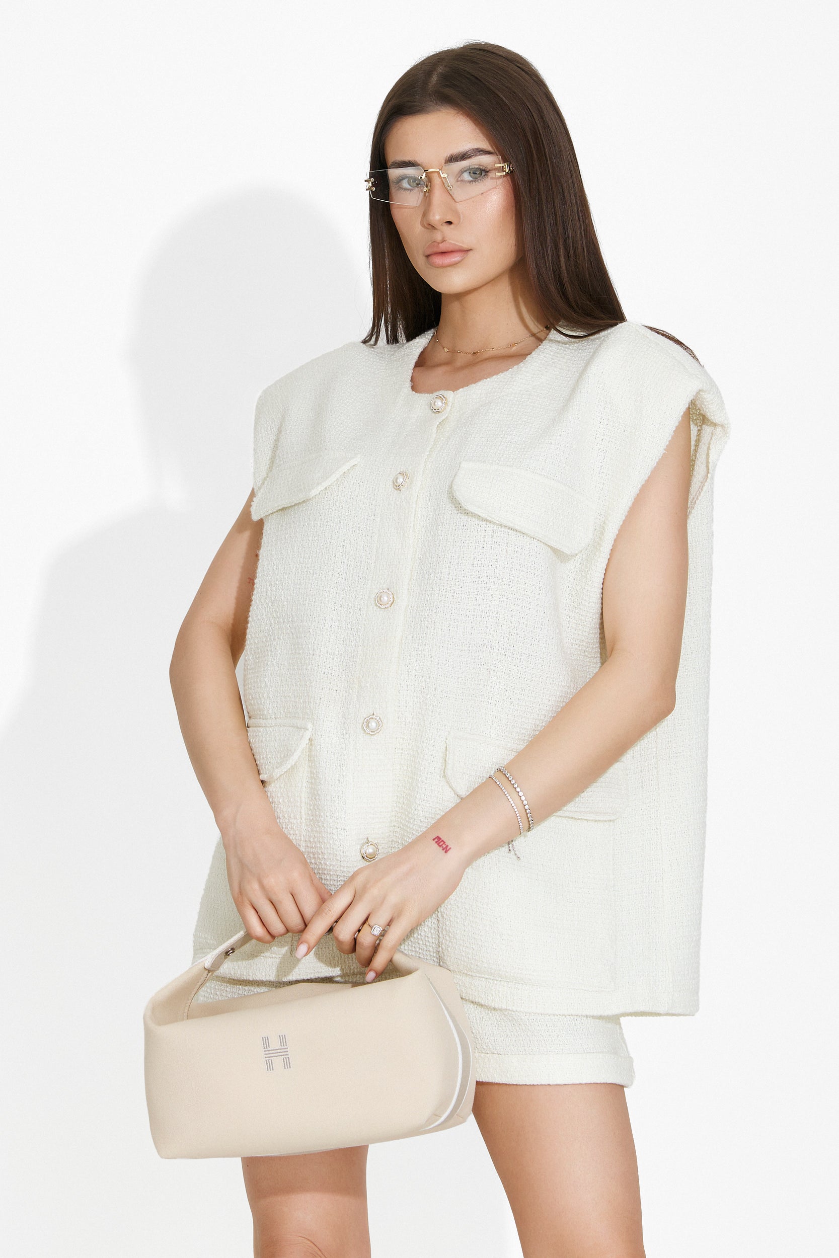 Комплект с бежови панталони Рамонита Богас