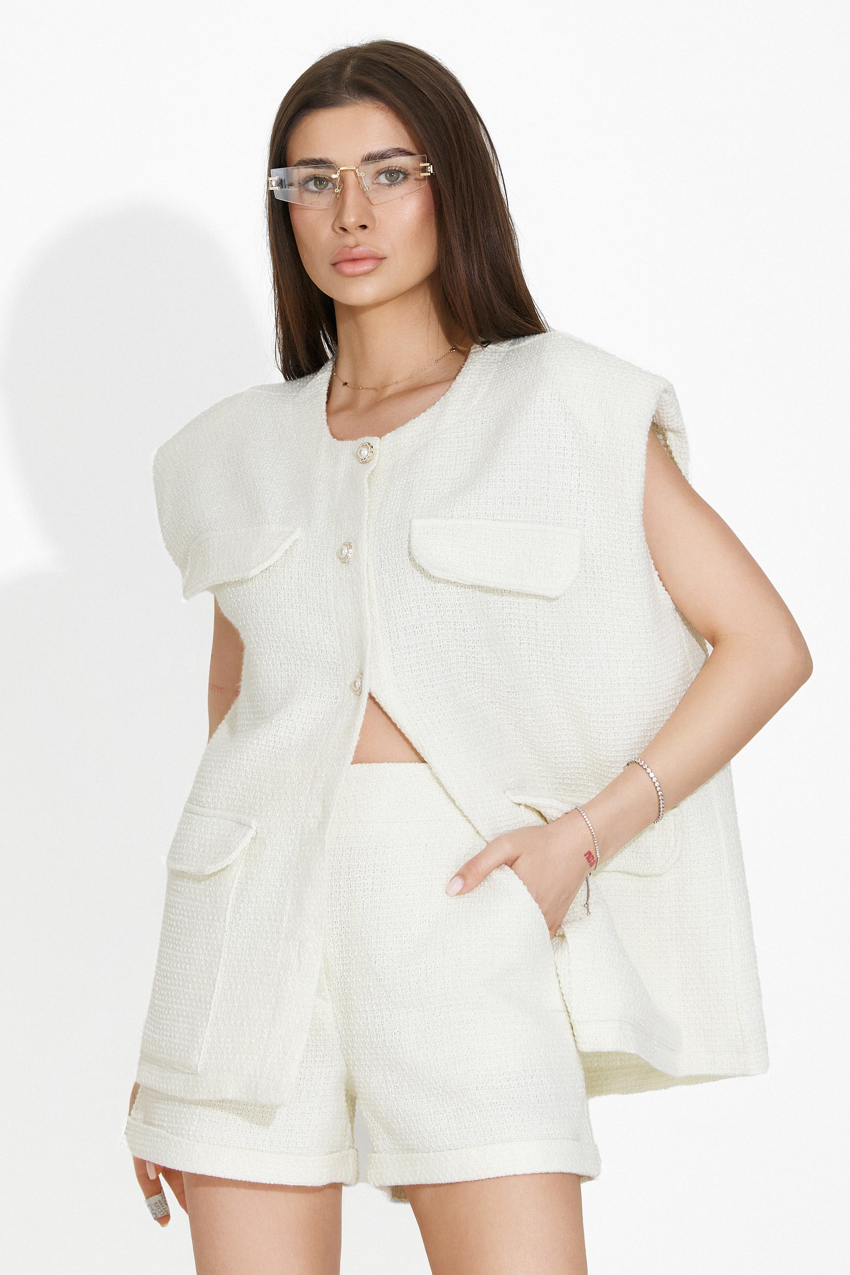 Комплект с бежови панталони Рамонита Богас