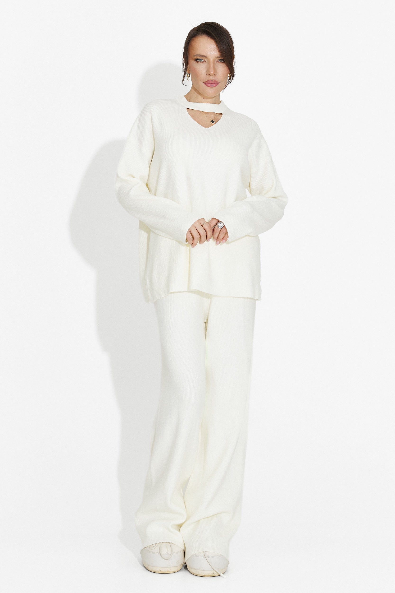 Костюм с панталони кремав Kania Bogas