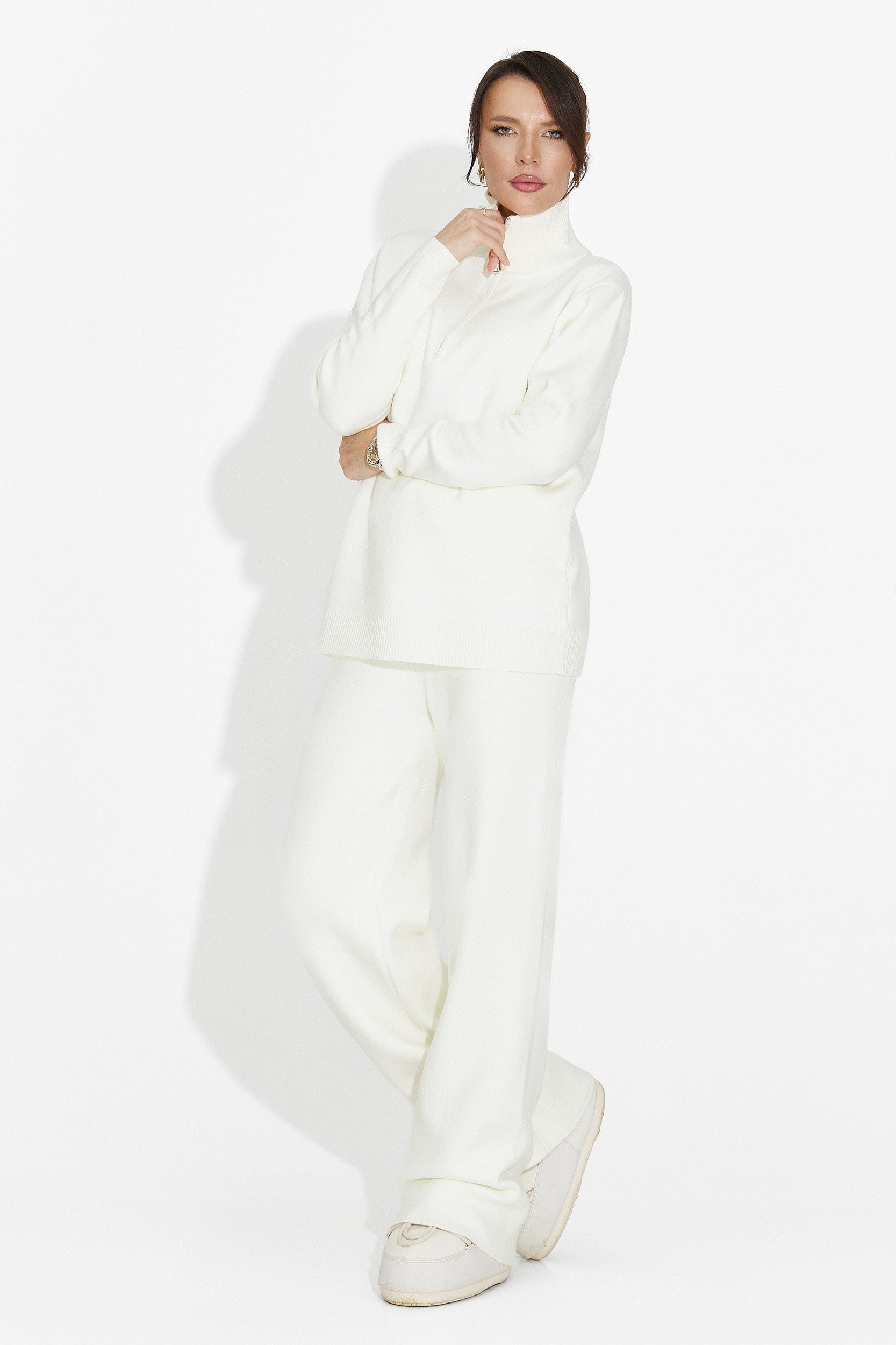 Костюм с панталони крем Lebrisa Bogas