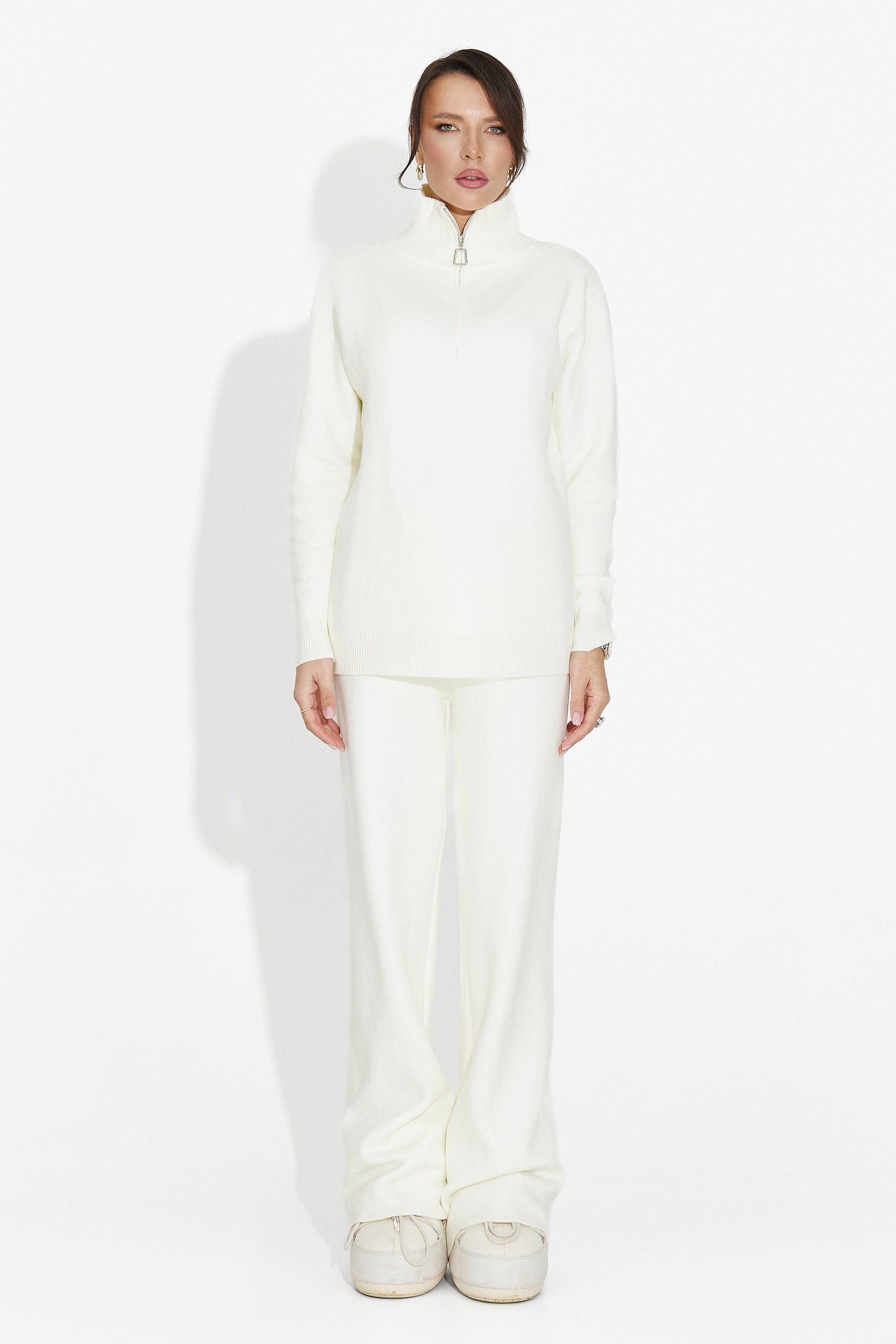 Костюм с панталони крем Lebrisa Bogas