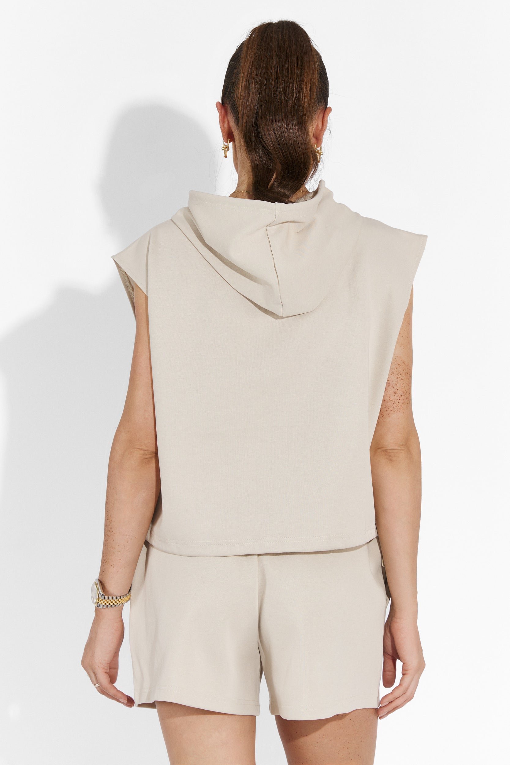 Комплект с къси бежови панталони Easy Bogas