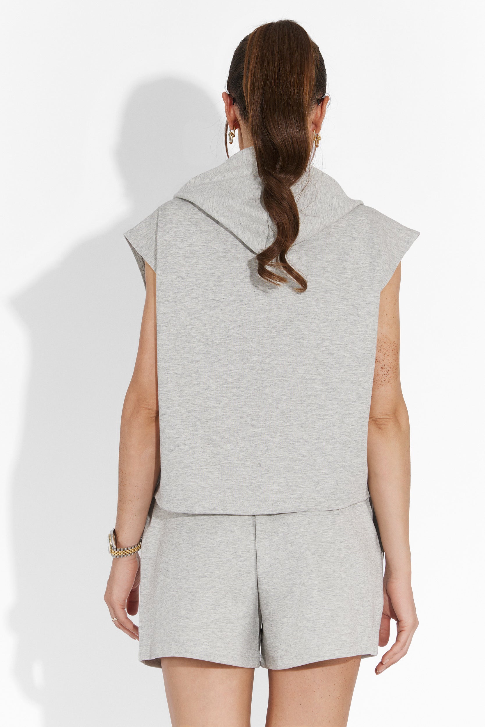 Комплект с къси сиви панталони Easy Bogas