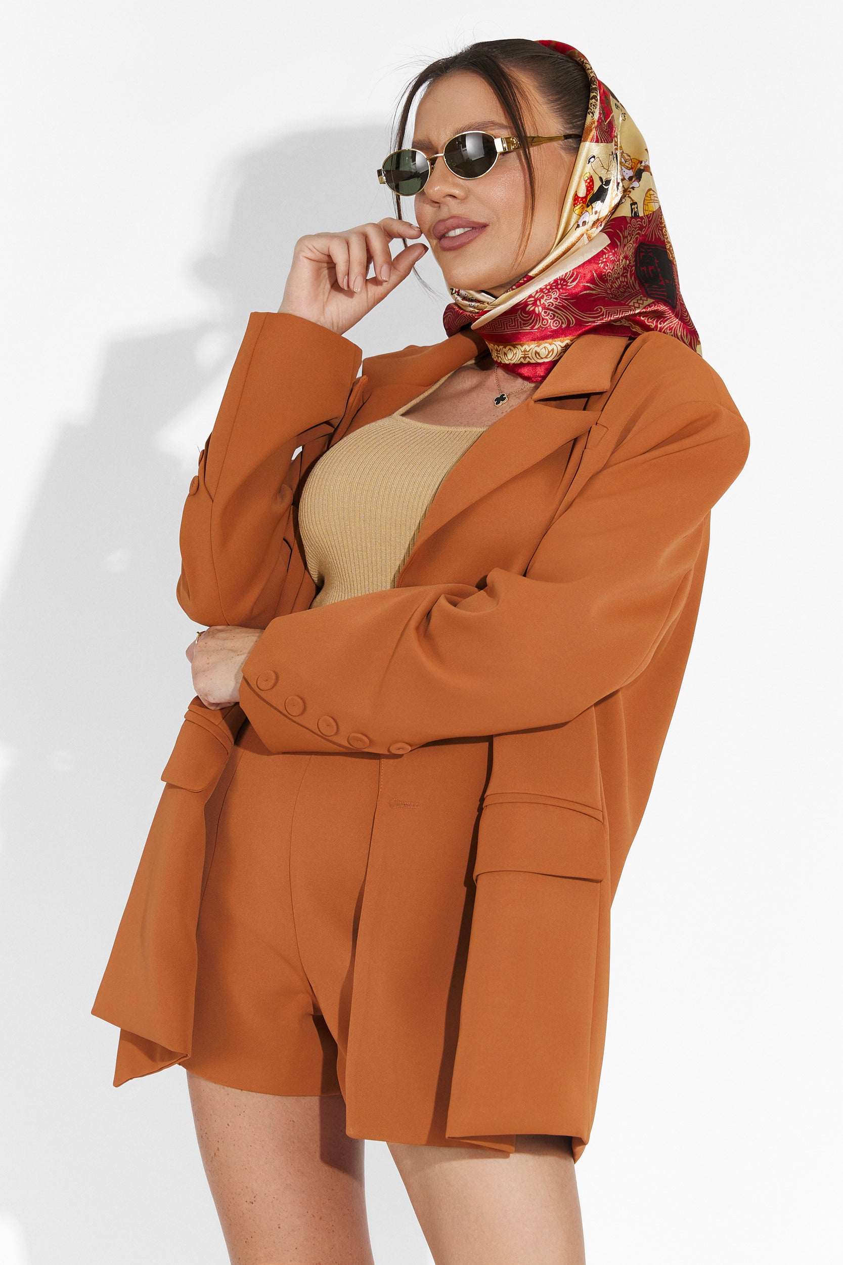 Комплект с кафяви къси панталони Smozy Bogas