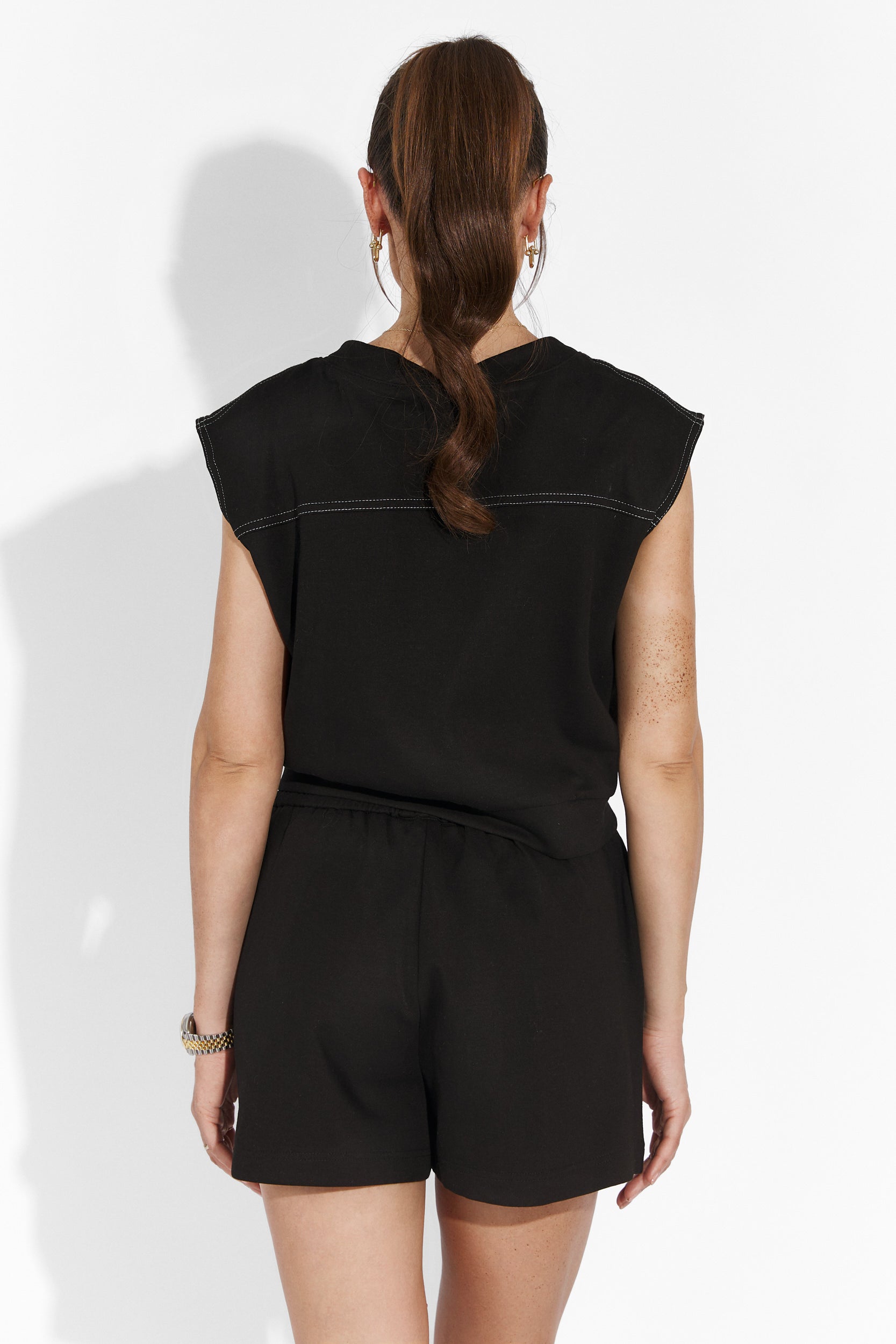 Комплект с черни къси панталони Zipo Bogas