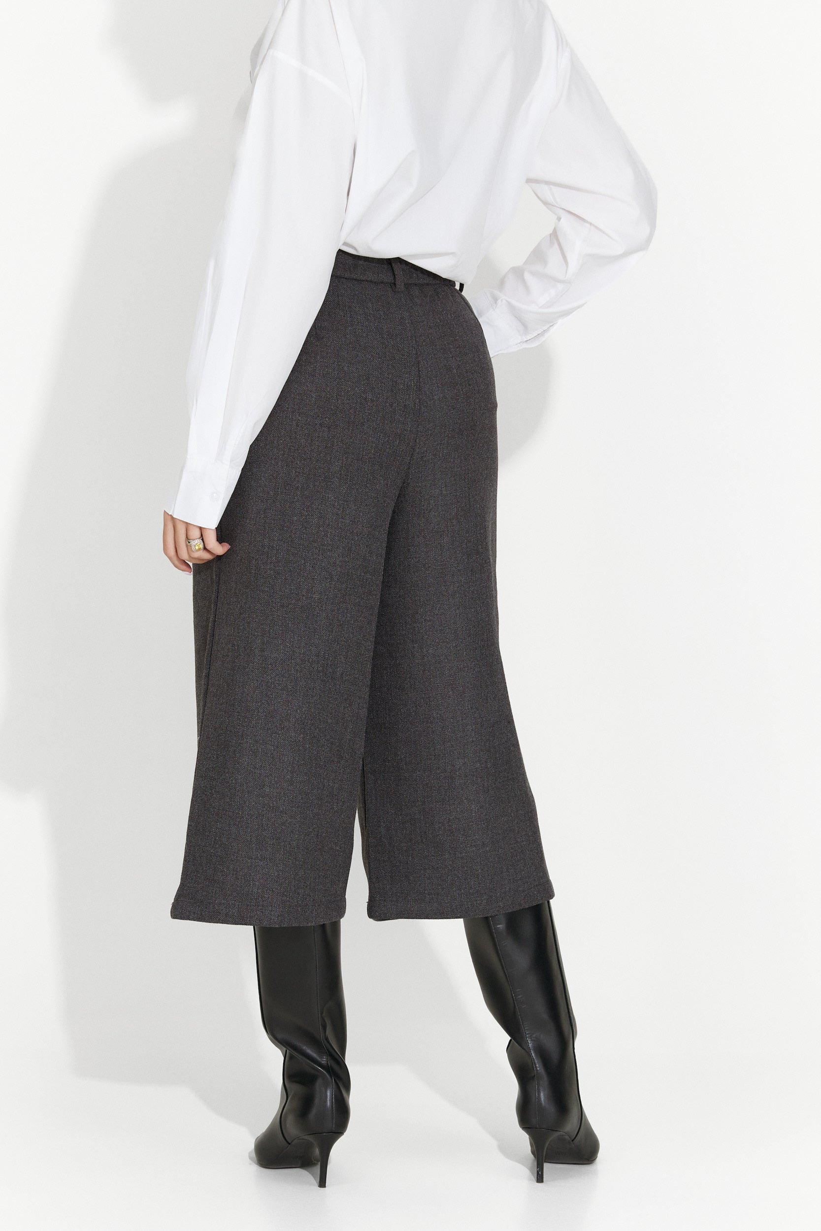 Дамски комплект панталони + сако + вратовръзка сив Astonia Bogas