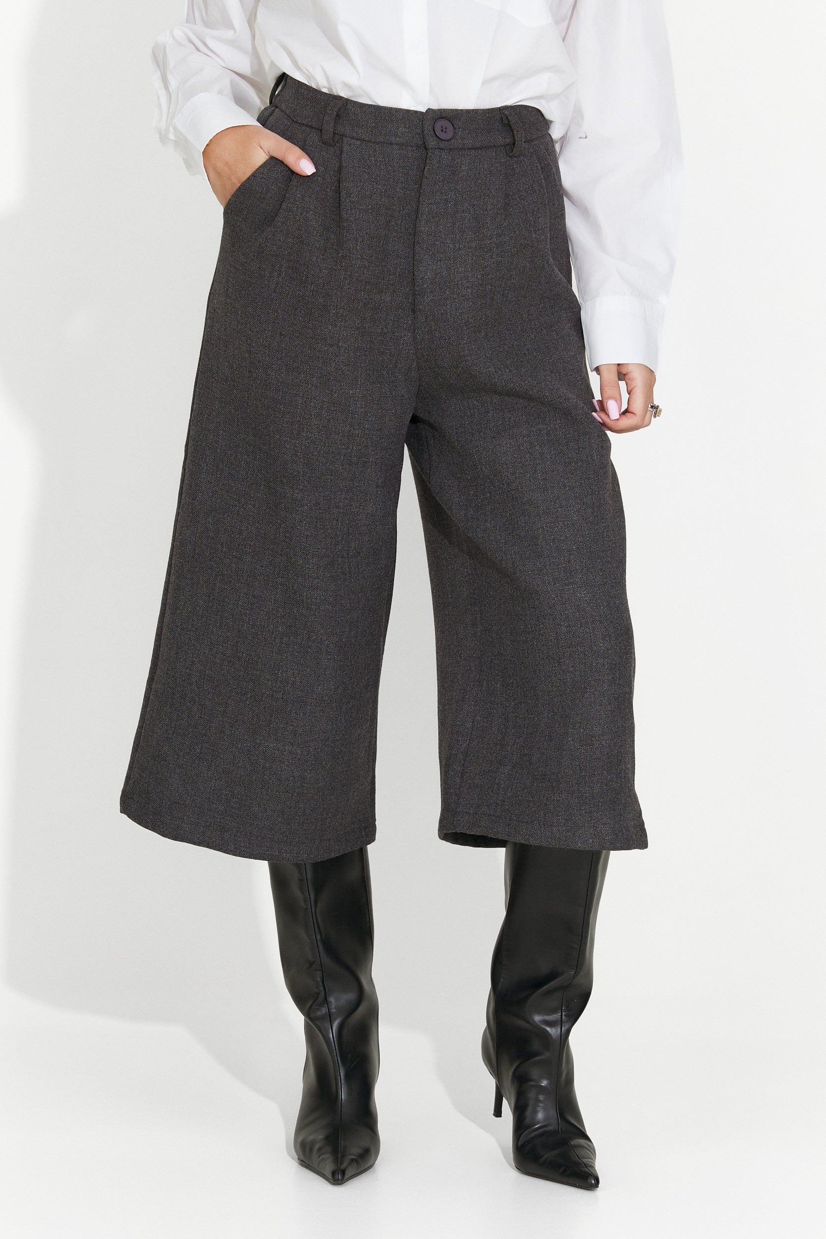 Дамски комплект панталони + сако + вратовръзка сив Astonia Bogas