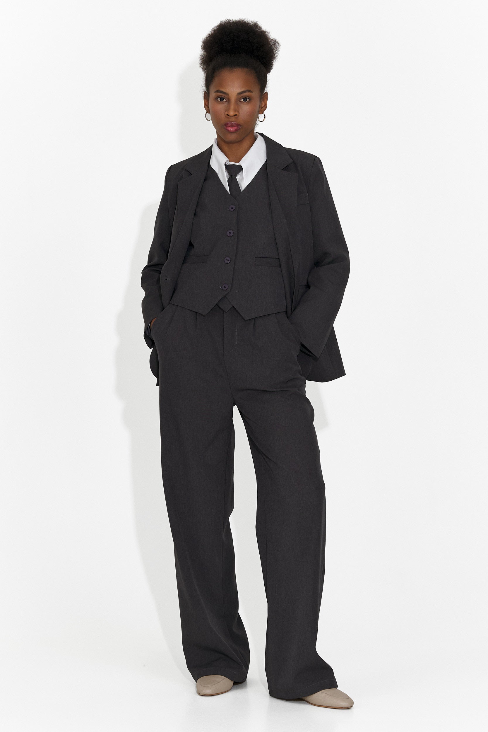 Костюм 4 части панталони + жилетка + сако + вратовръзка сив Meldora Bogas