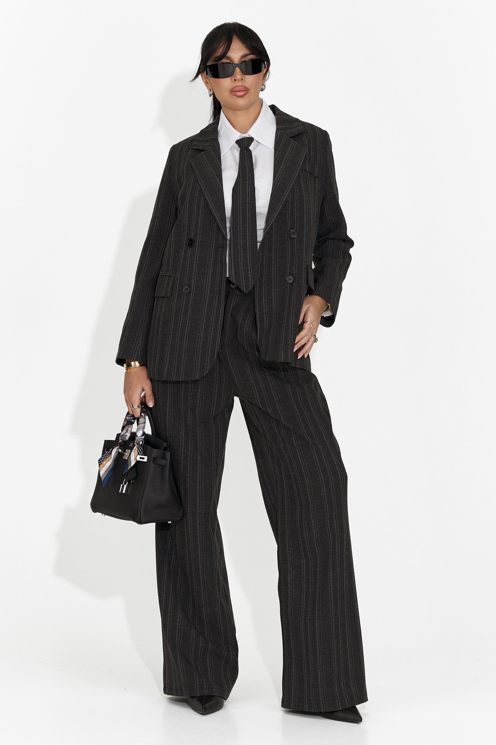 Дамски костюм 3 части сако + панталони + вратовръзка черен Anhelica Bogas