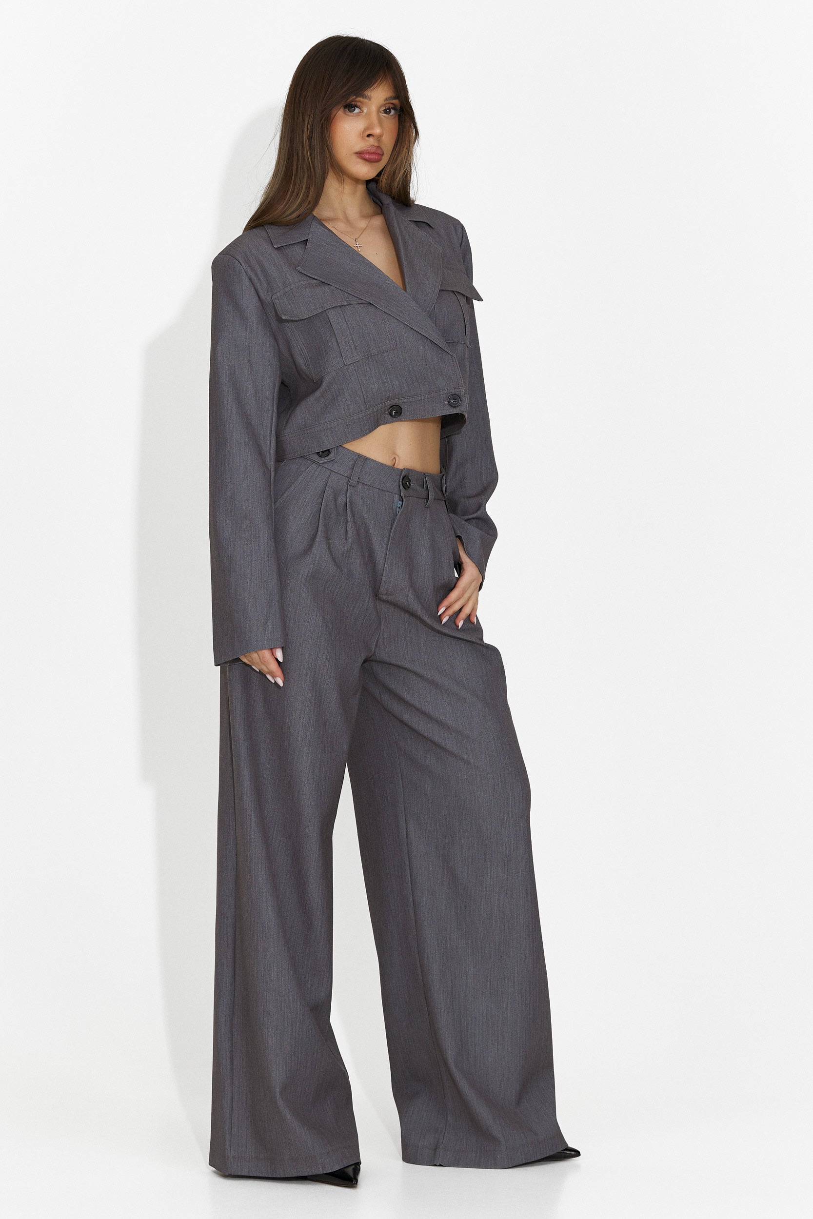 Елегантен дамски костюм в сиво Adnana Bogas