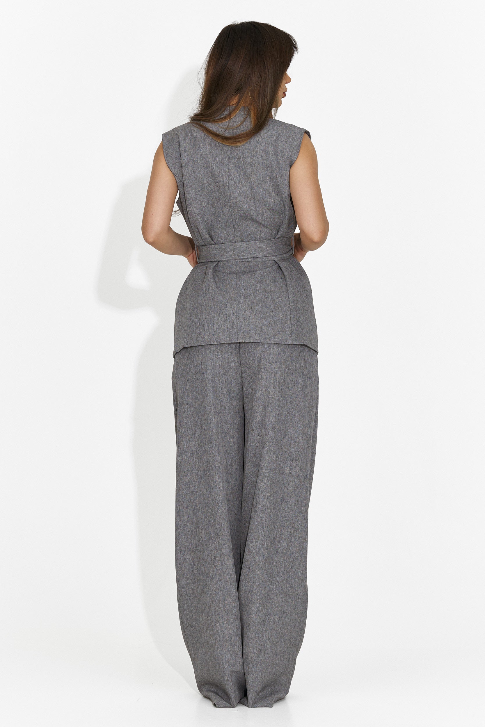 Дамски костюм жилетка + панталони сиви Lafora Bogas