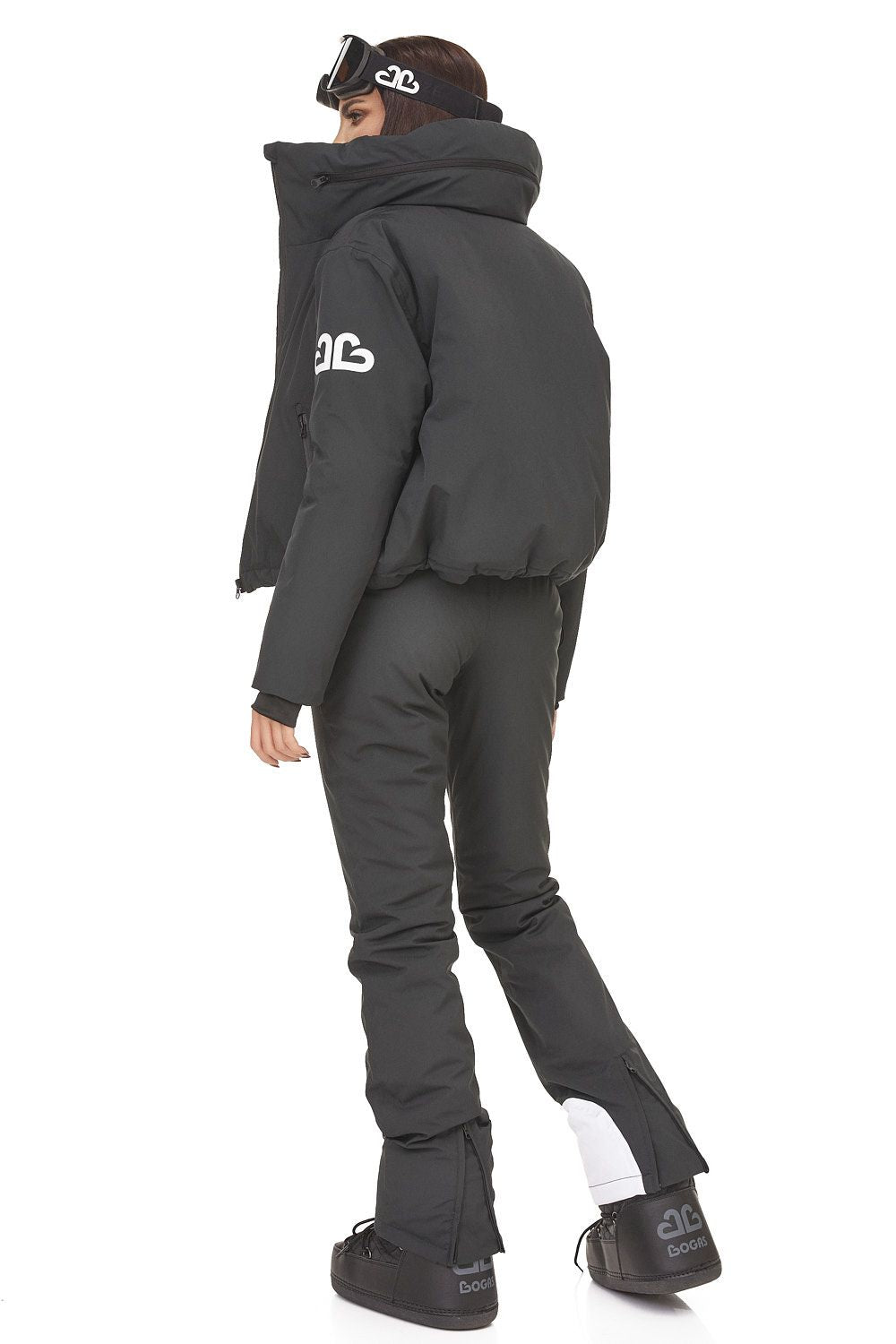 Кежуал ски екип от Reasia Bogas в черно