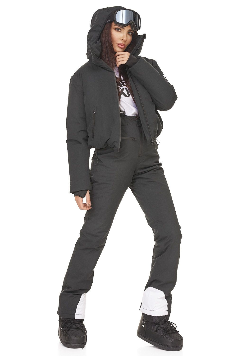 Кежуал ски екип от Reasia Bogas в черно