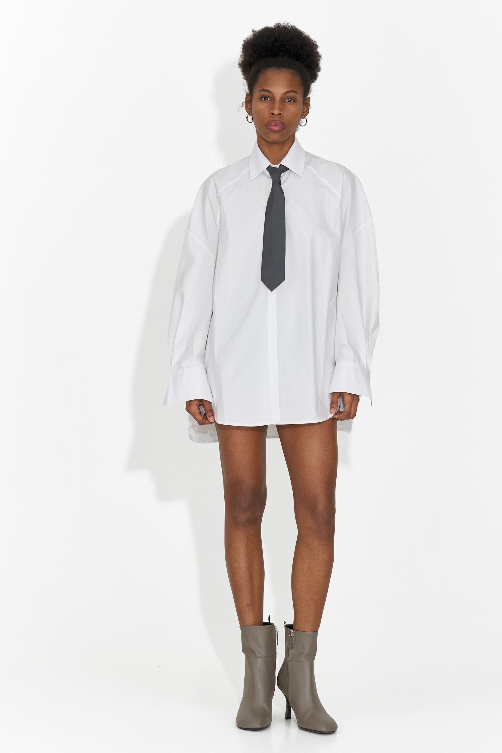 Сива дамска вратовръзка Sindia Bogas