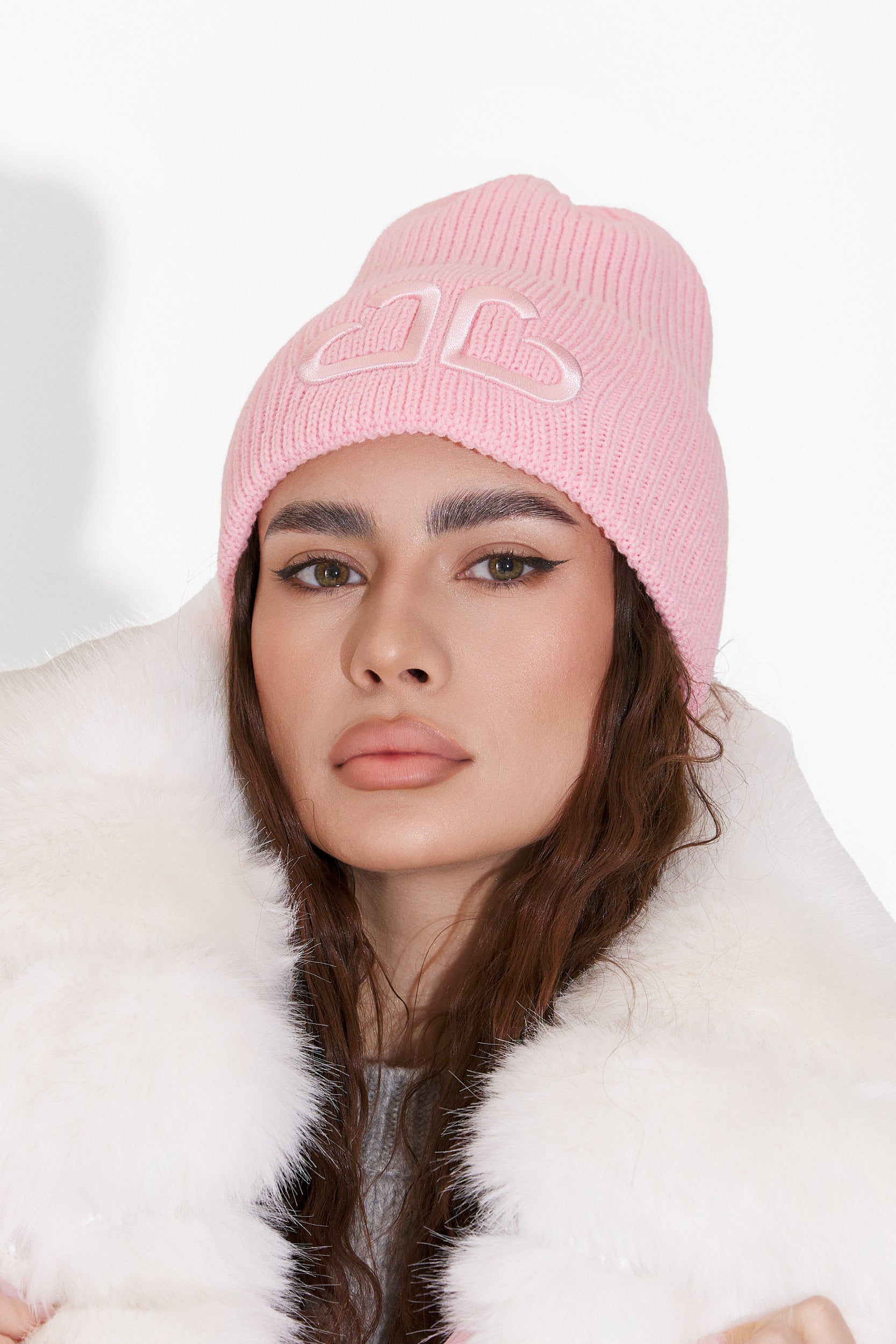 Дамска шапка Tausia Bogas в розово