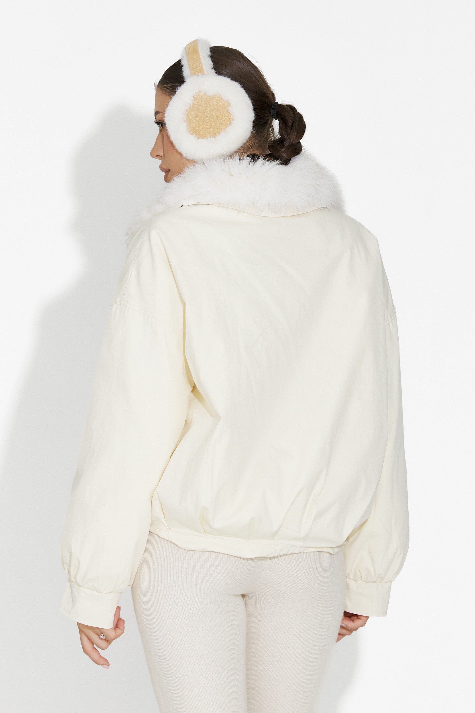 Дамско кежуал бежово яке Eriora Bogas