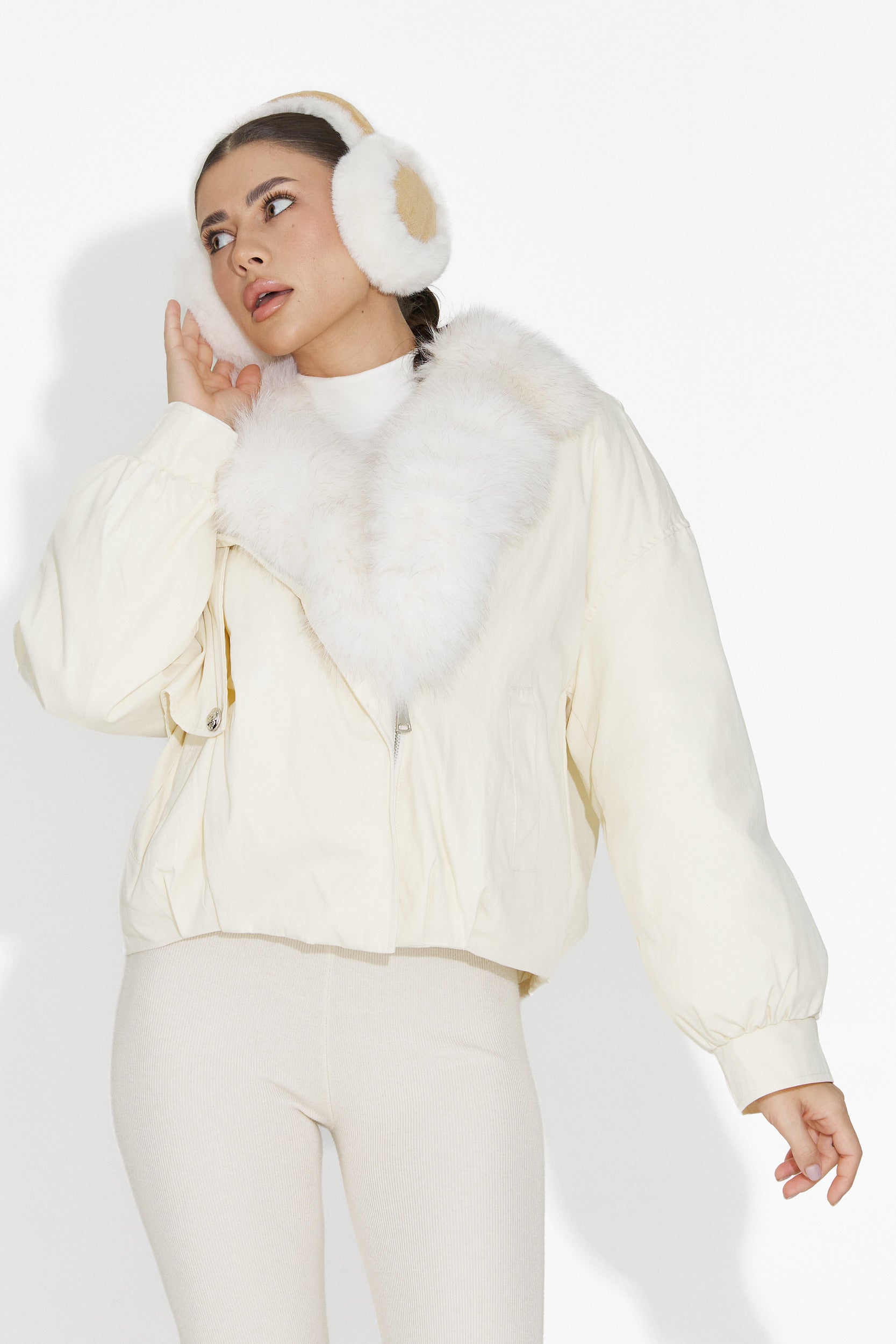 Дамско кежуал бежово яке Eriora Bogas