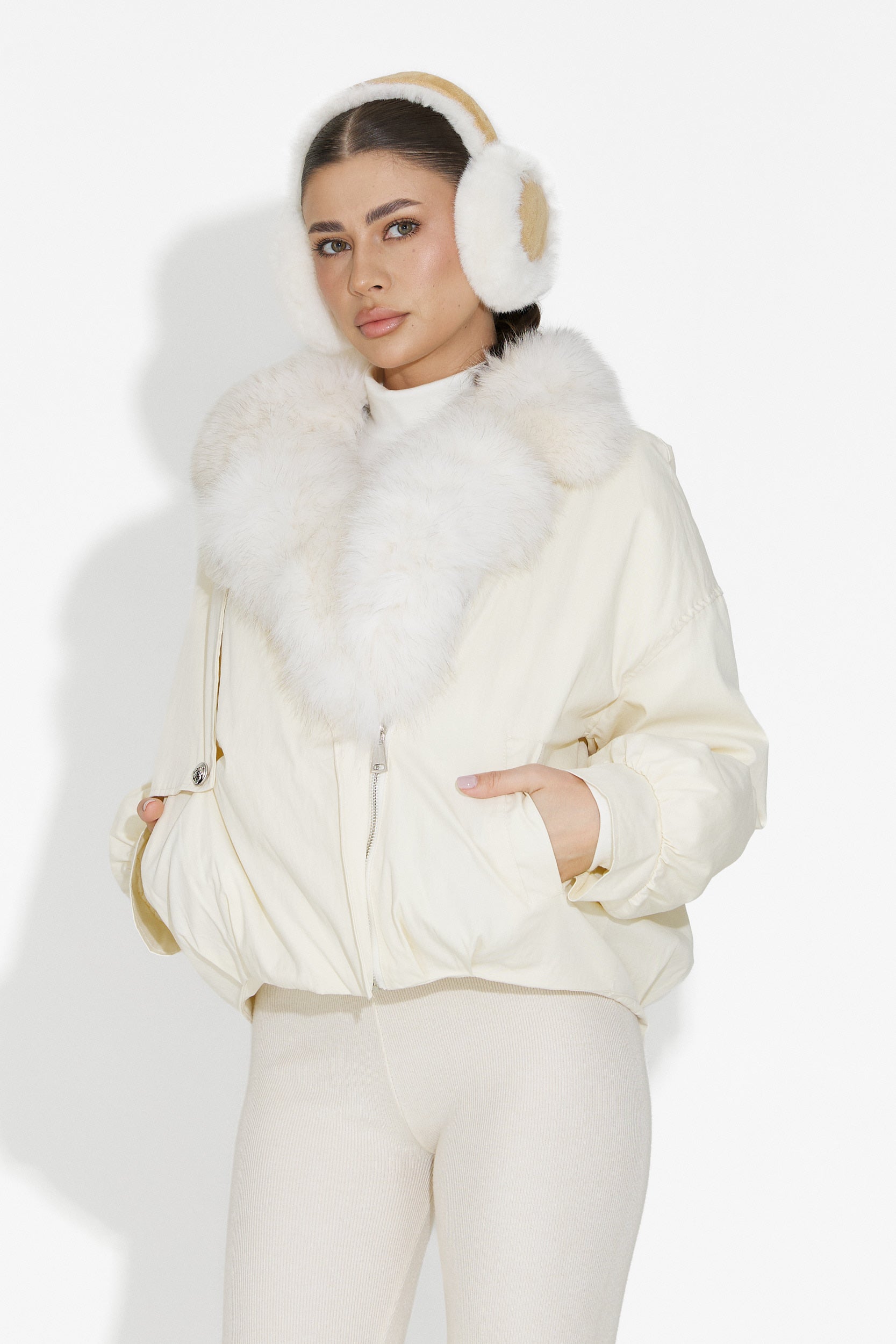 Дамско кежуал бежово яке Eriora Bogas