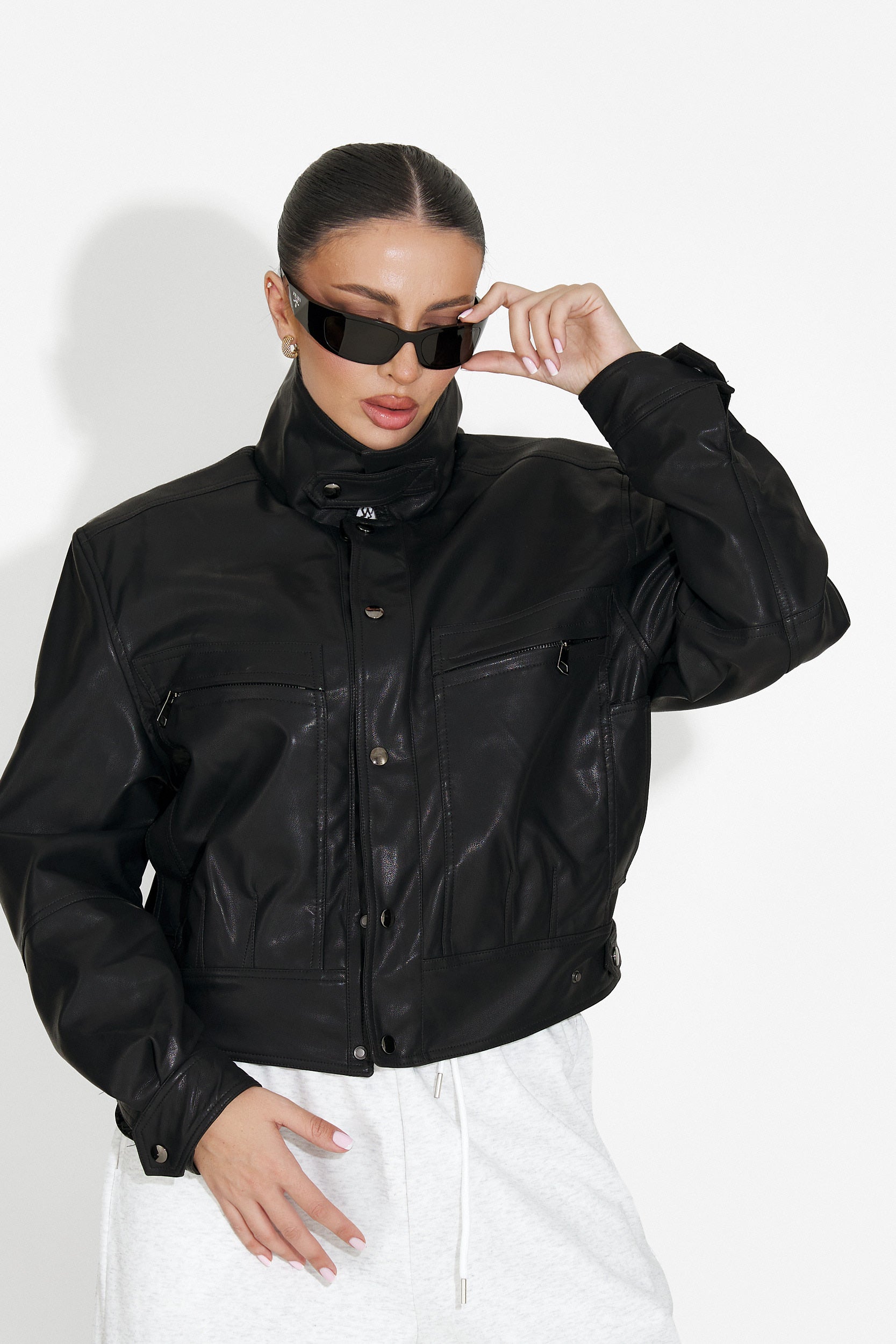 Черно дамско спортно яке Giselia Bogas