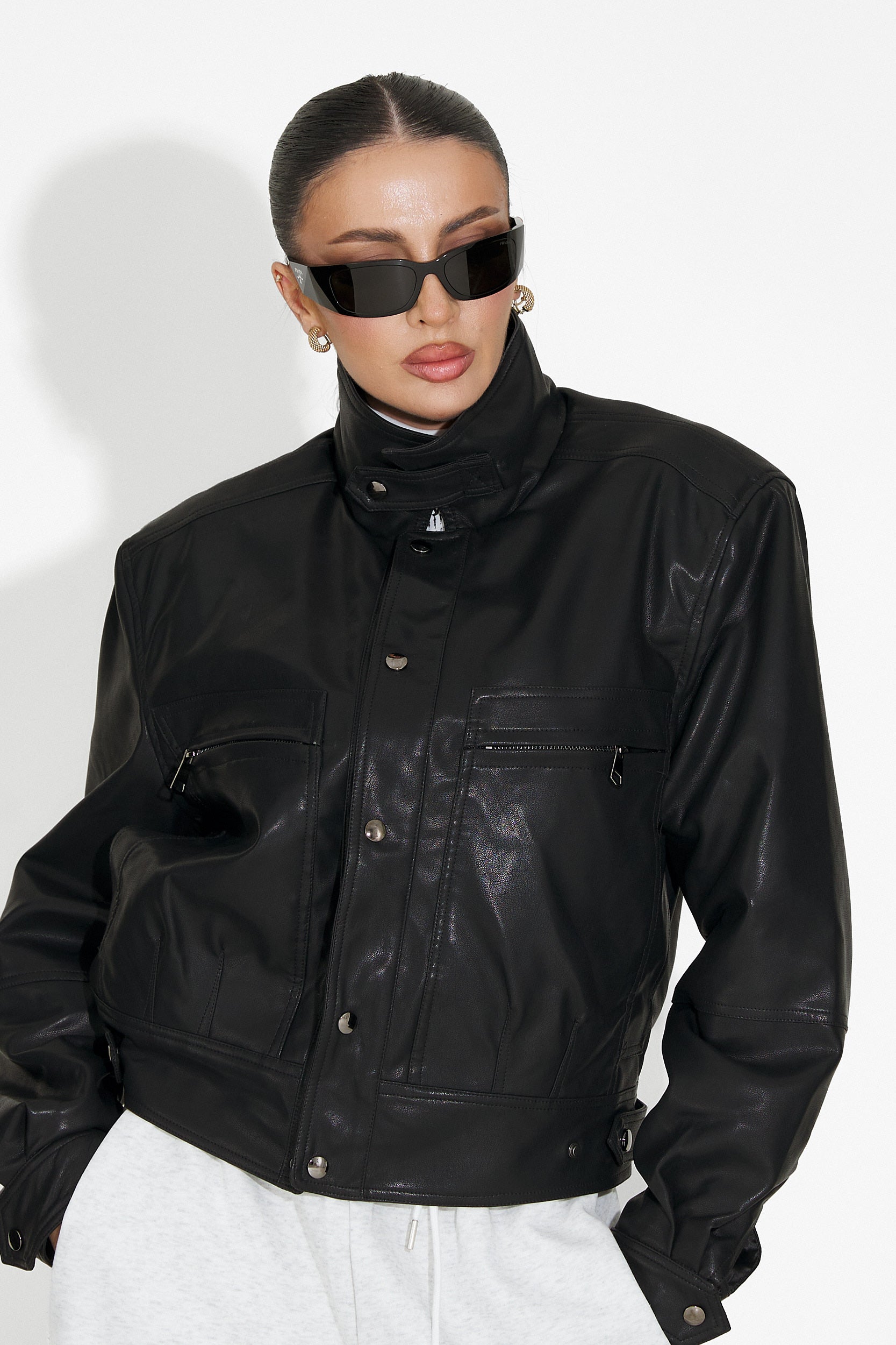 Черно дамско спортно яке Giselia Bogas