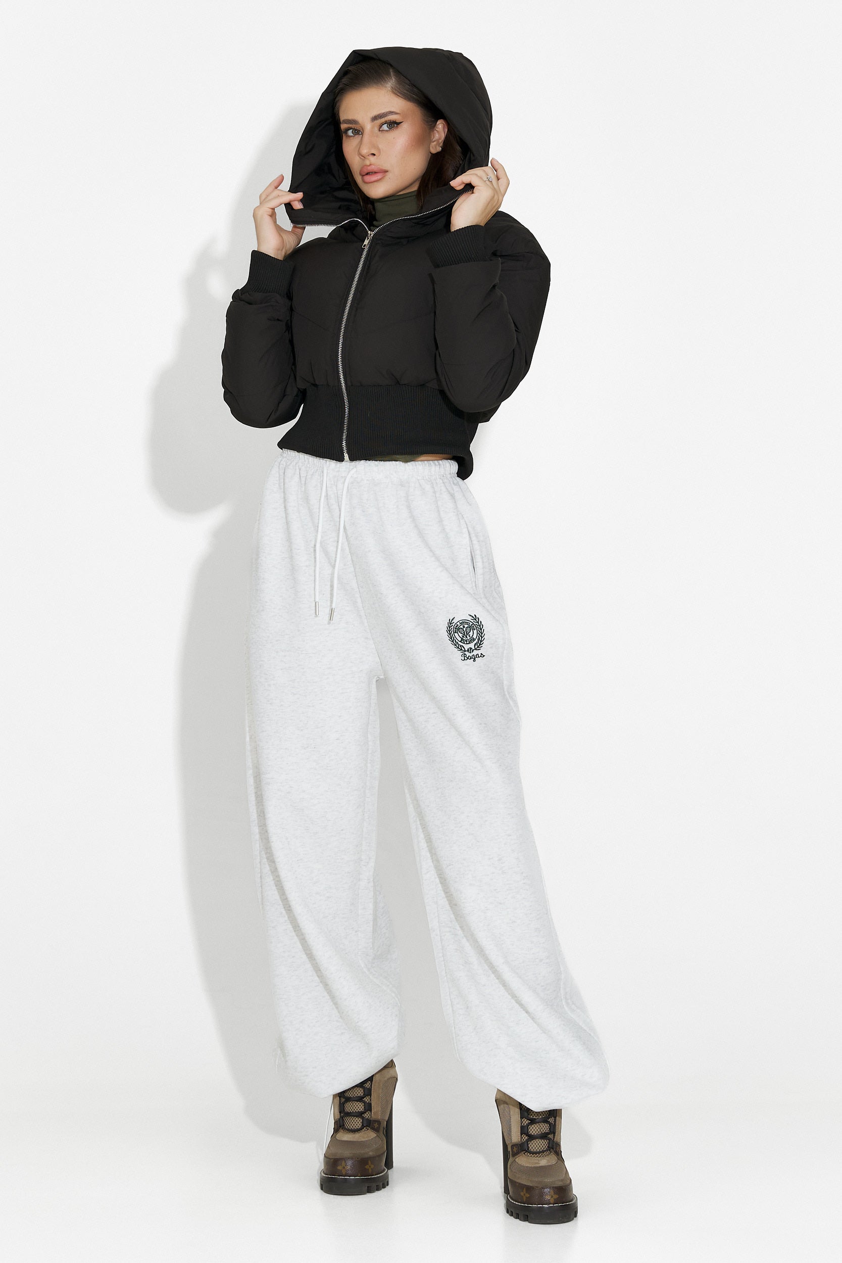 Черно дамско спортно яке Lumaya Bogas