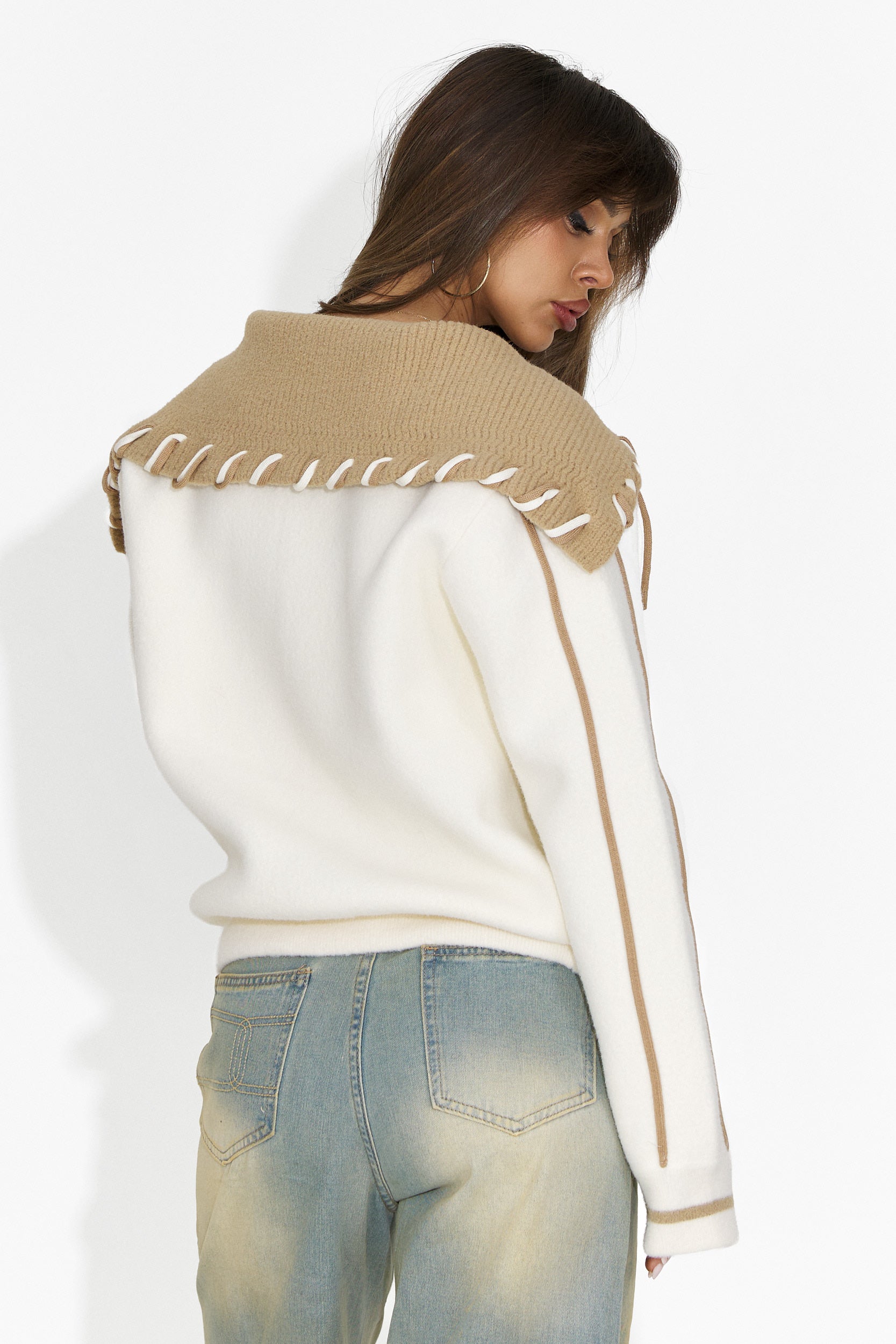 Дамско ежедневно яке в бежово Jolina Bogas