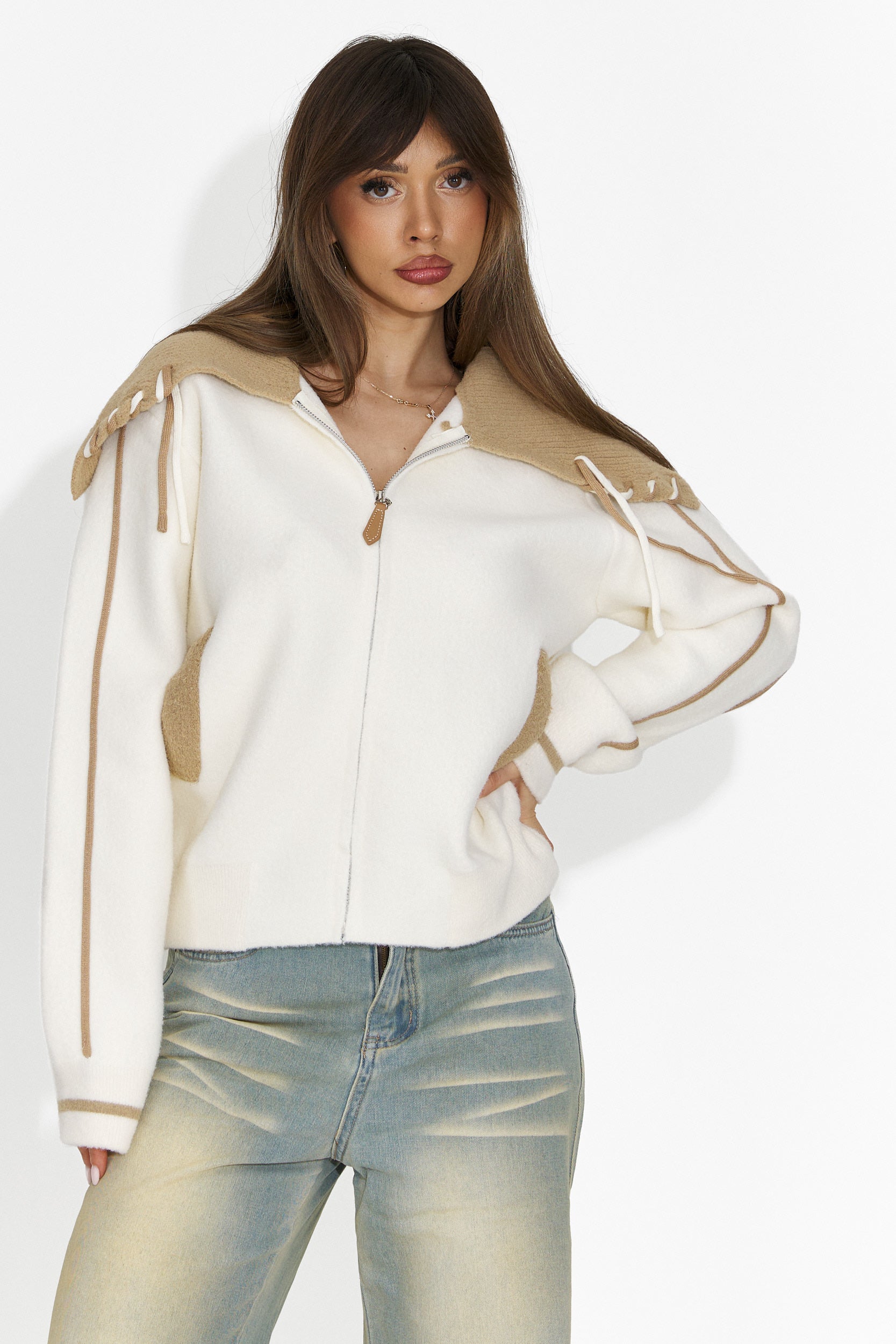 Дамско ежедневно яке в бежово Jolina Bogas