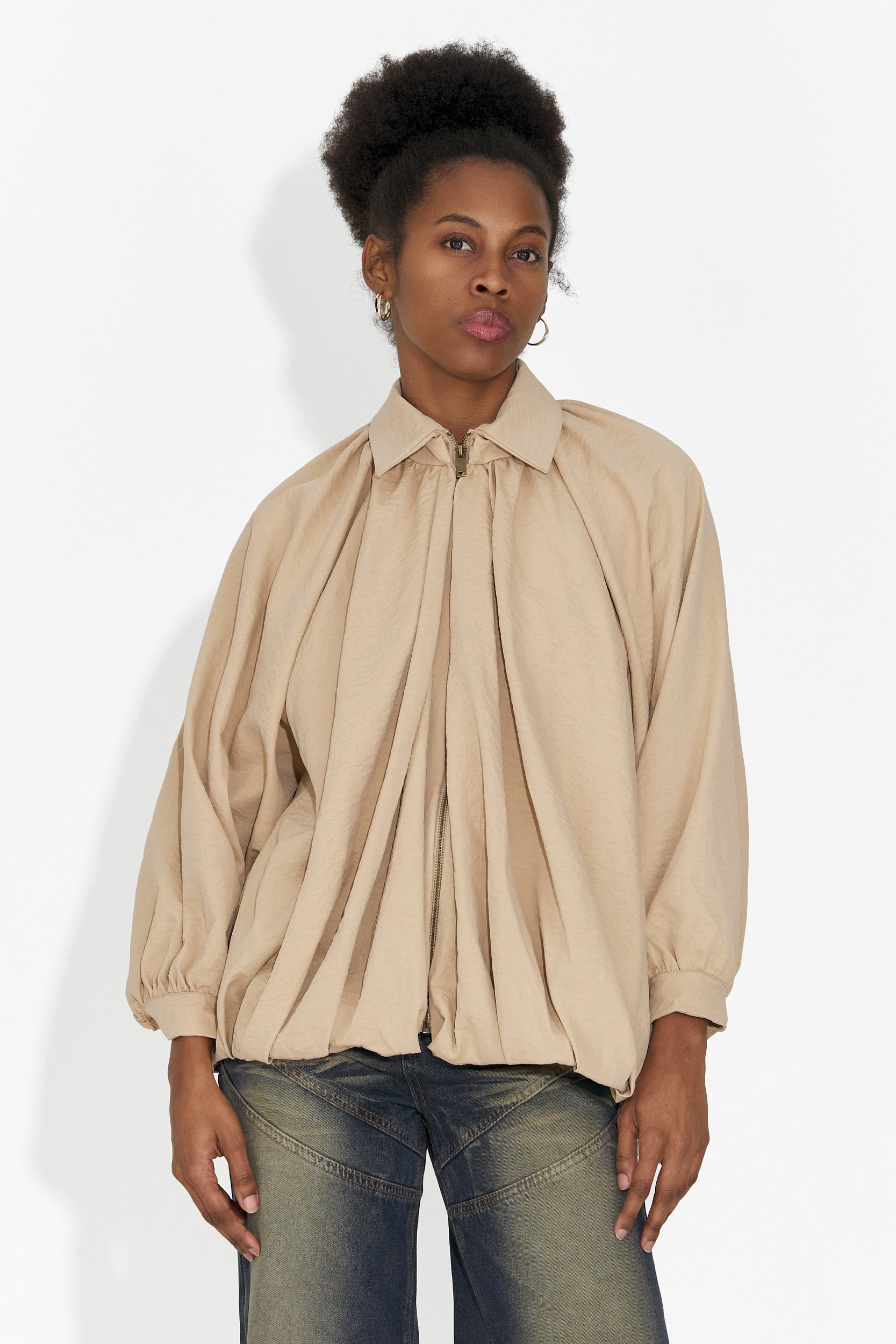 Дамско ежедневно яке бежово Yasminia Bogas