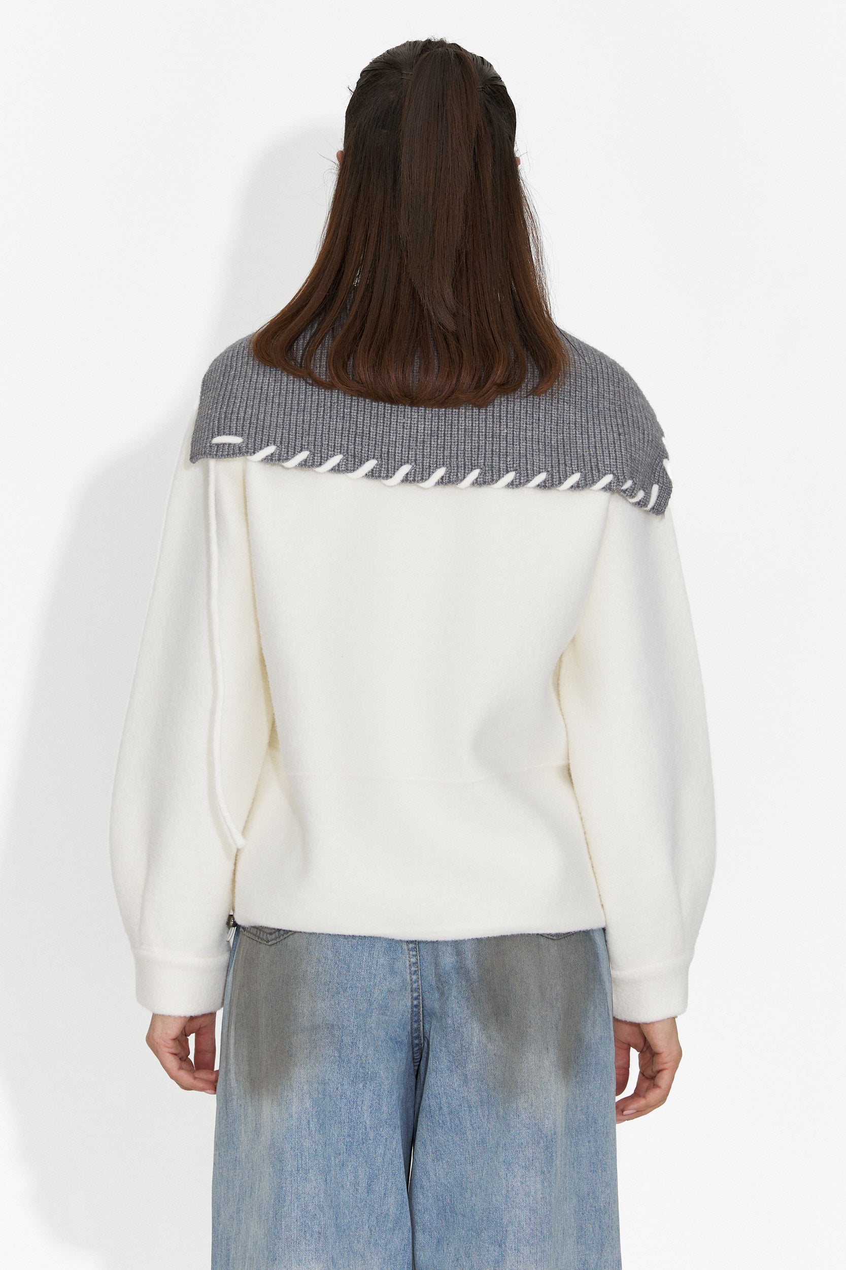 Елегантно дамско яке в кремав цвят Agapia Bogas