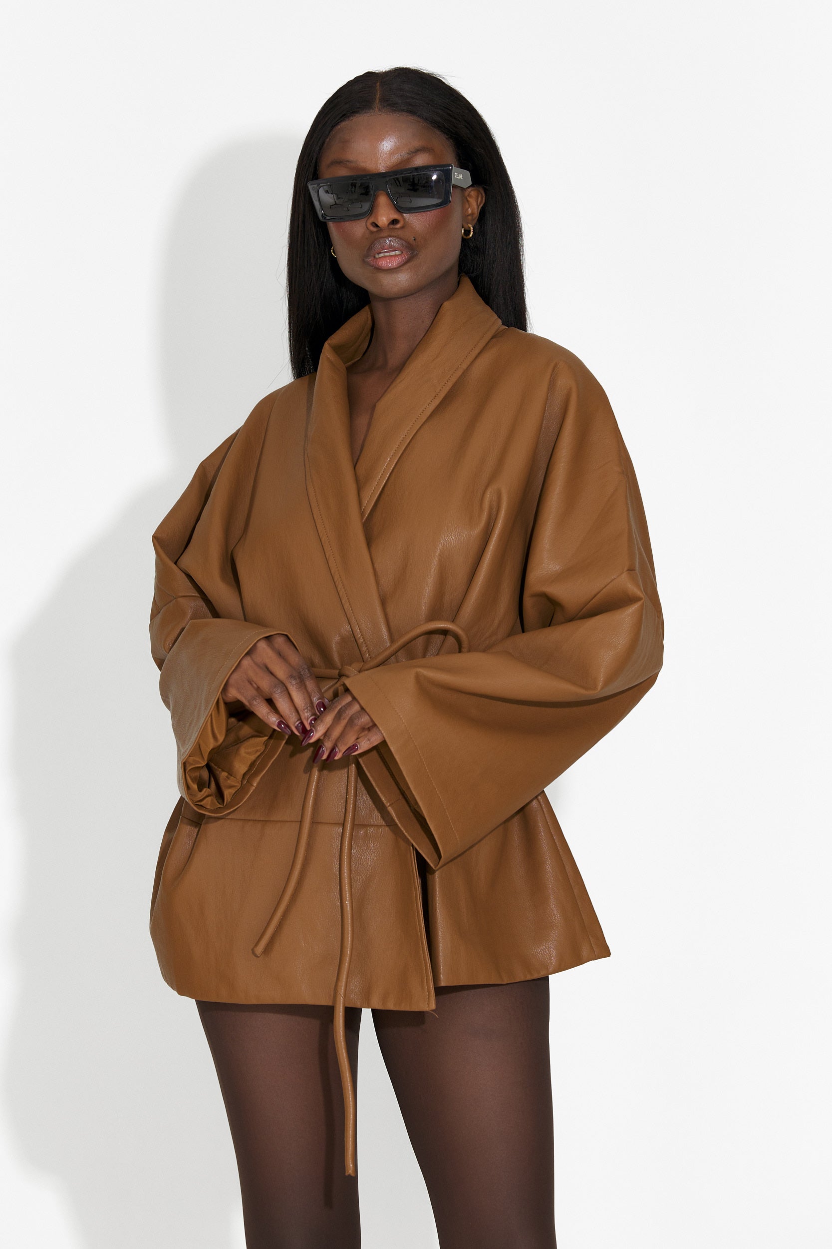 Елегантно дамско яке в морско синьо Wandia Bogas