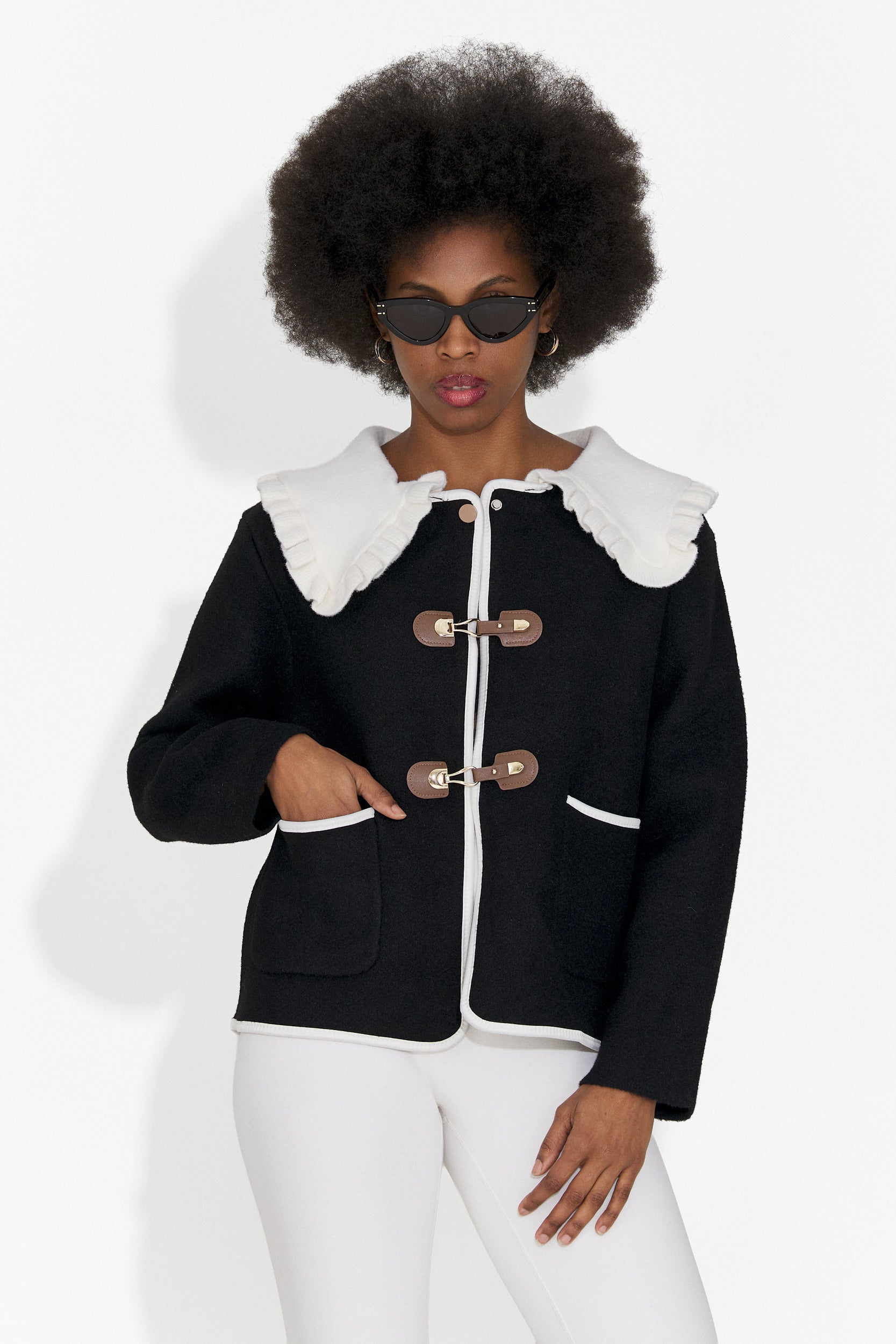 Елегантно дамско черно яке Атила Богас