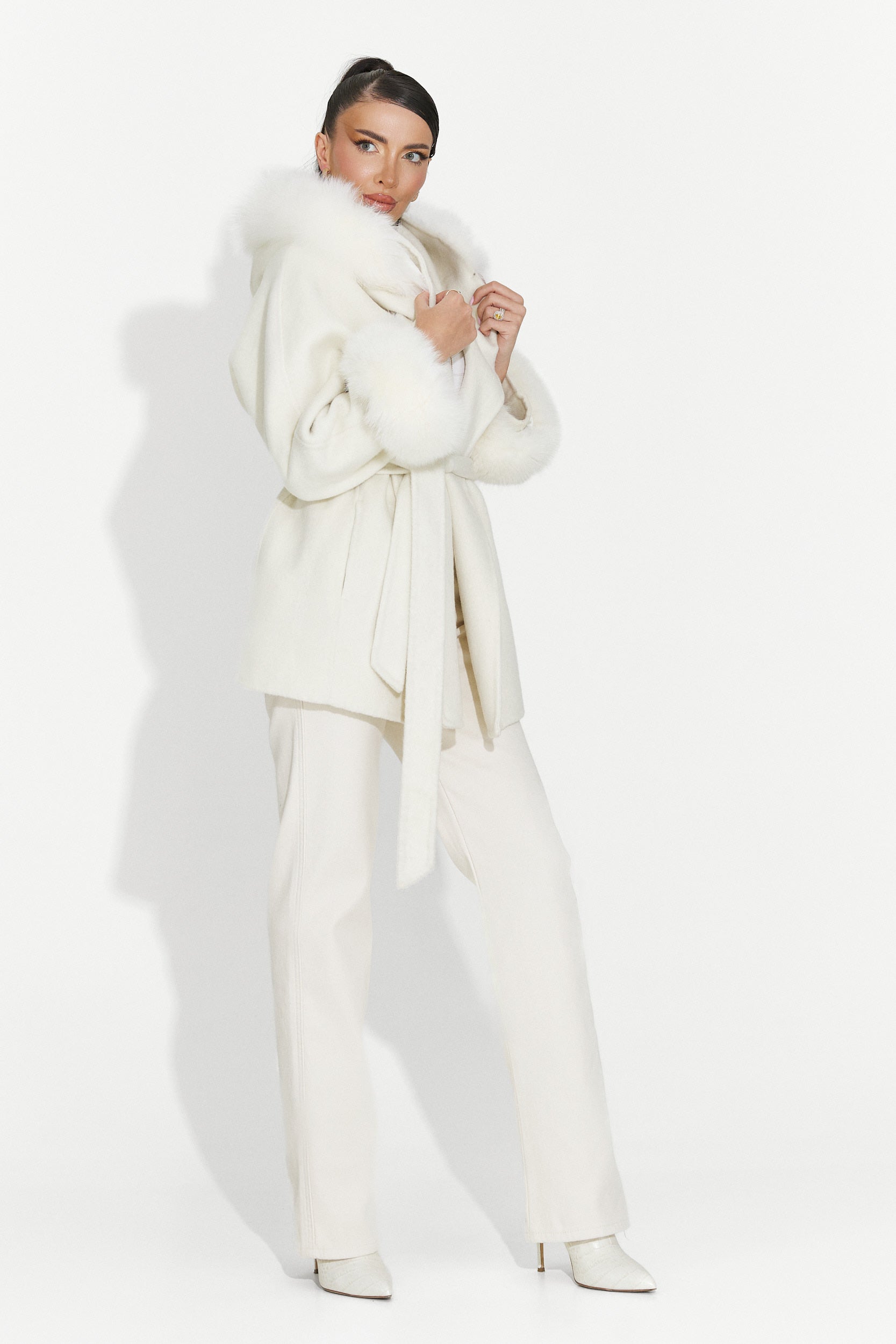 Елегантно дамско палто бежово Betina Bogas