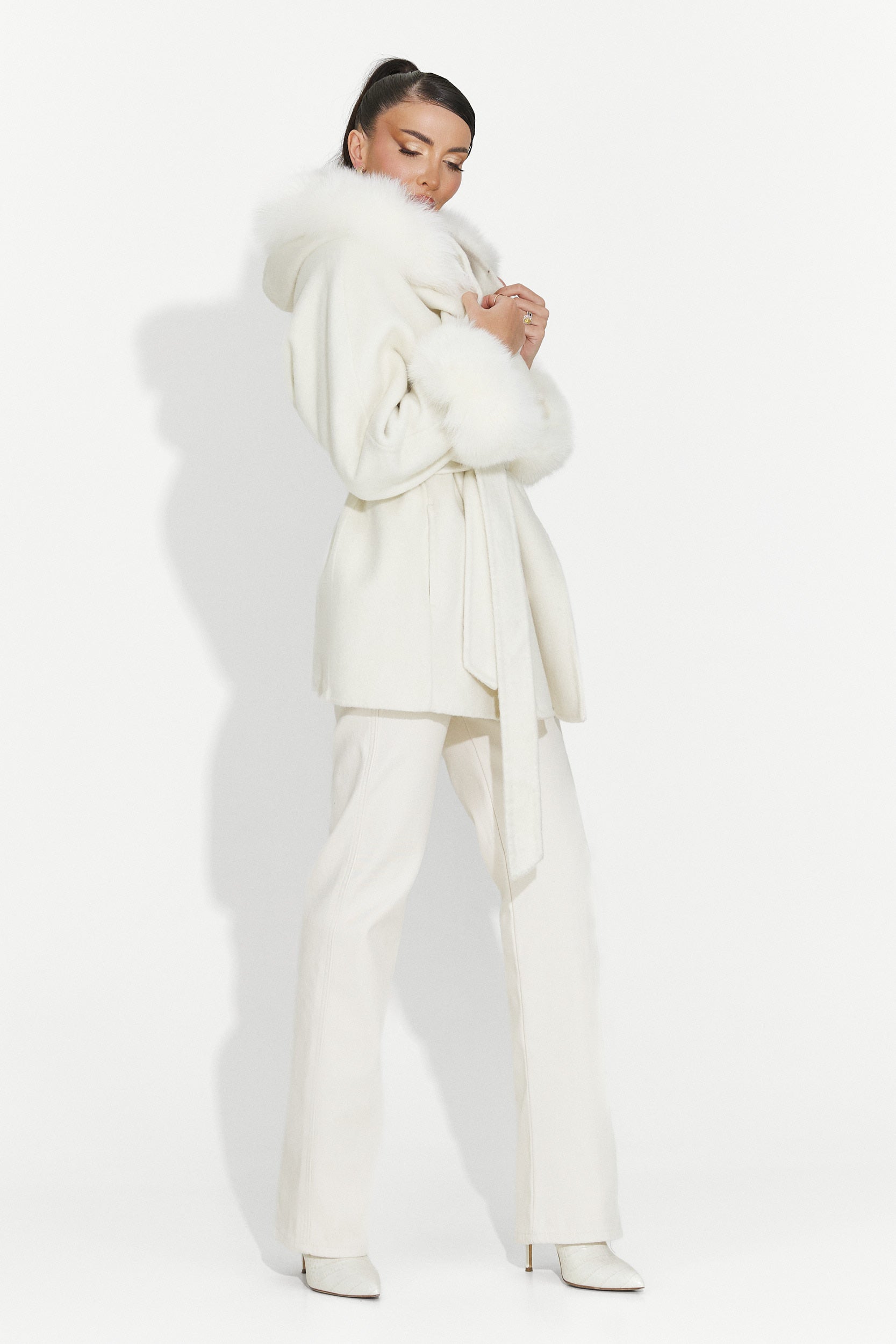 Елегантно дамско палто бежово Betina Bogas