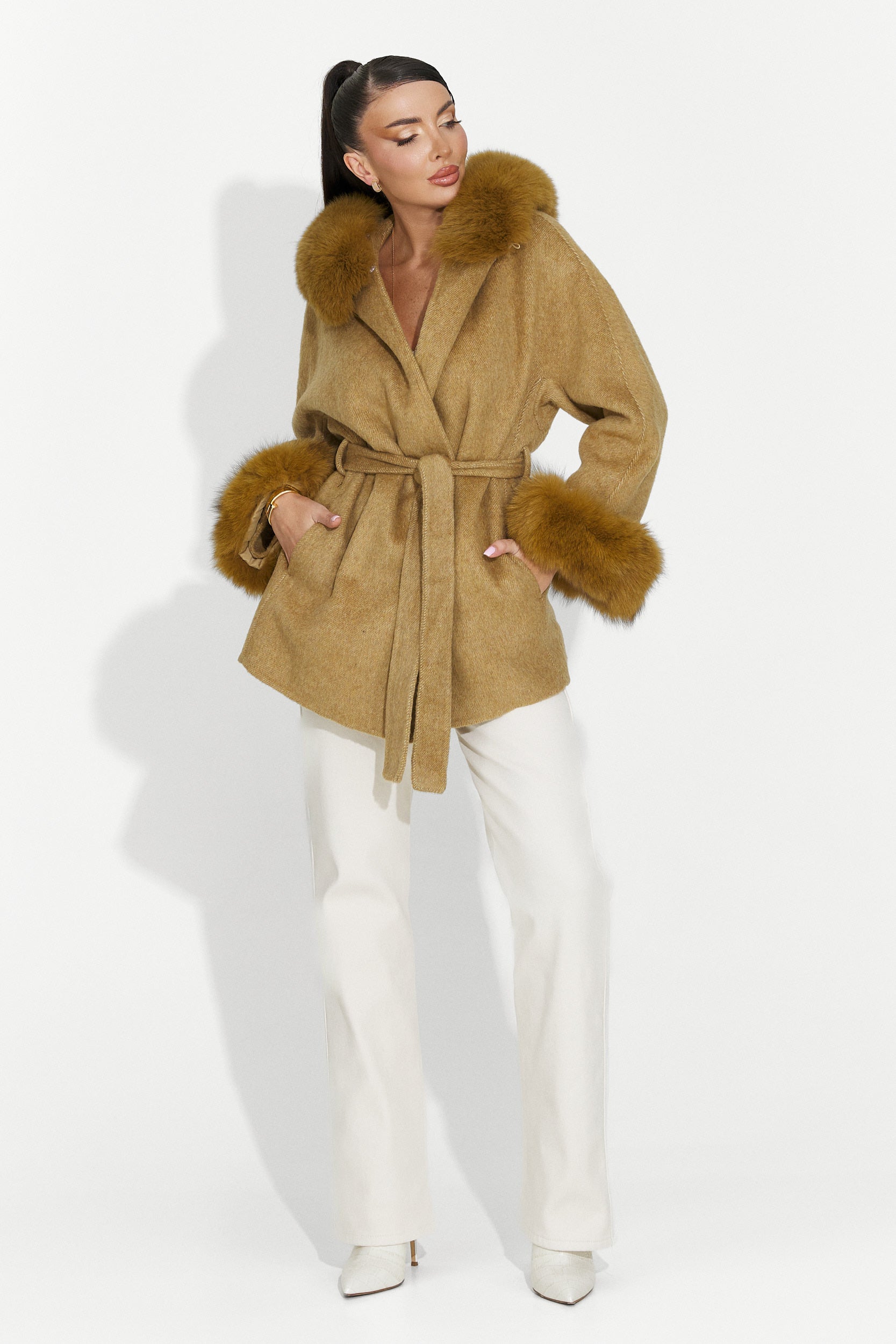 Елегантно дамско палто кафяво Betina Bogas