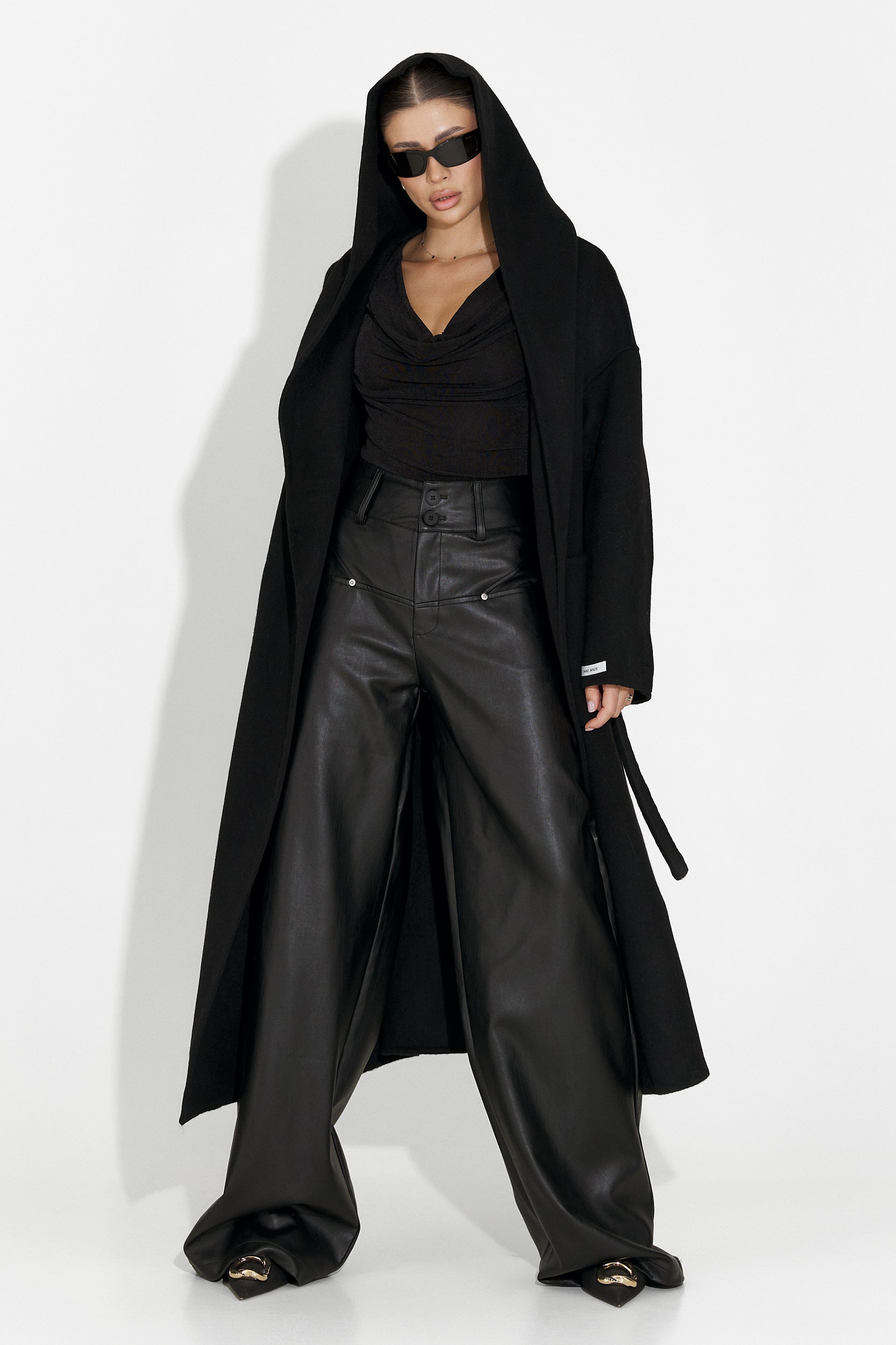 Елегантно дамско палто в черно от Carivana Bogas