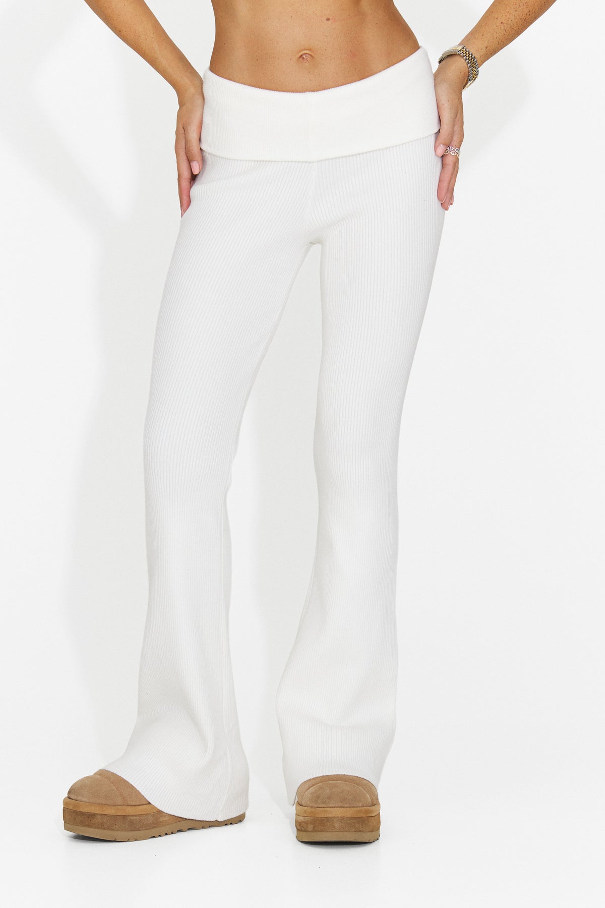 Pantaloni casual crem Trivaielia Bogas