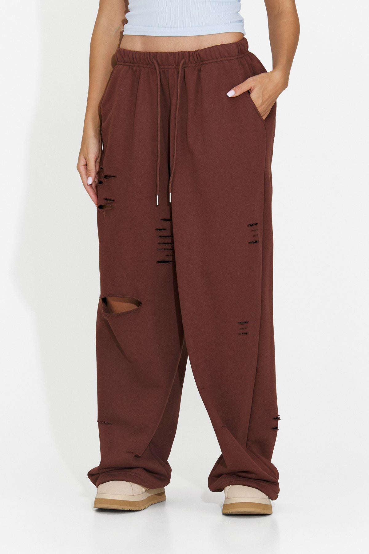 Pantaloni casual maro Lulaoa Bogas