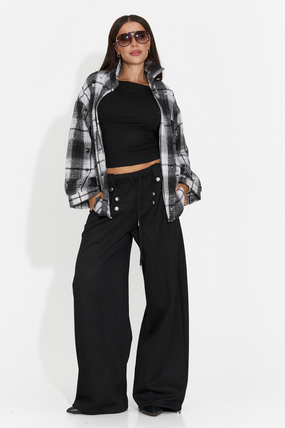 Pantaloni casual negri Valadzora Bogas