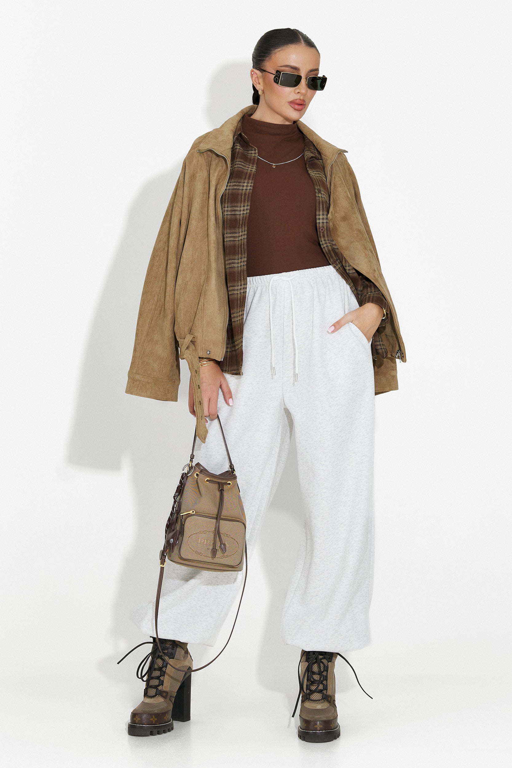 Дамски кежуал панталони в сиво Isoria Bogas