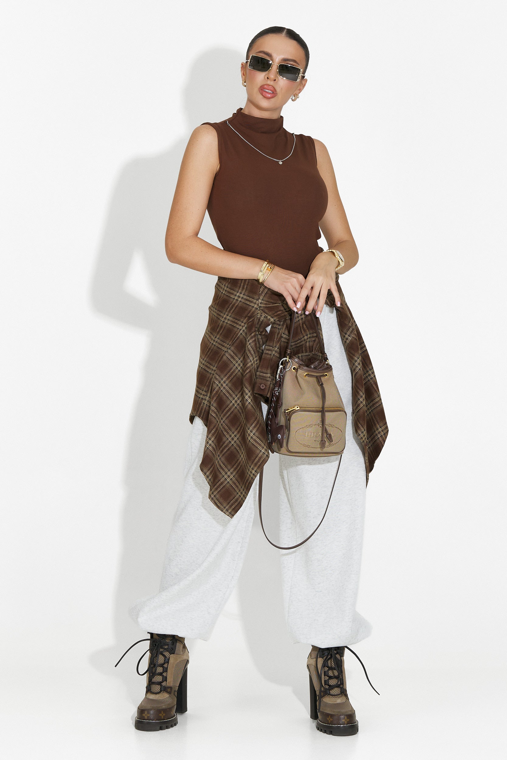 Дамски кежуал панталони в сиво Isoria Bogas