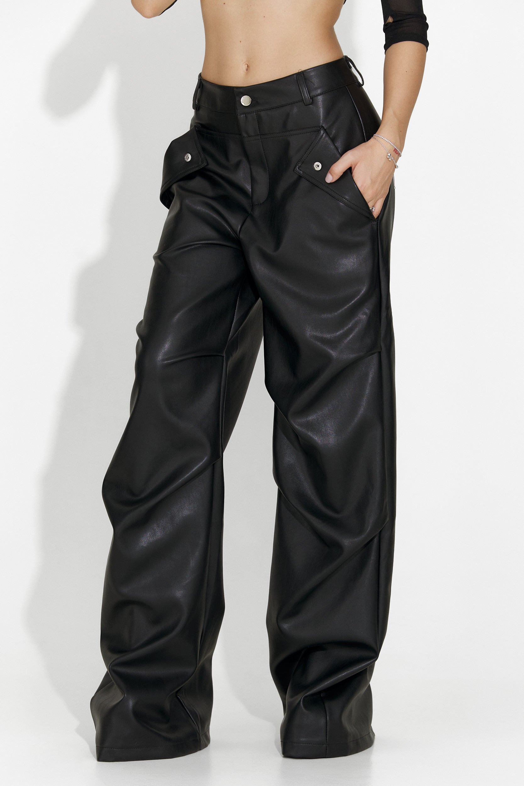 Дамски ежедневни панталони в черно Savelis Bogas